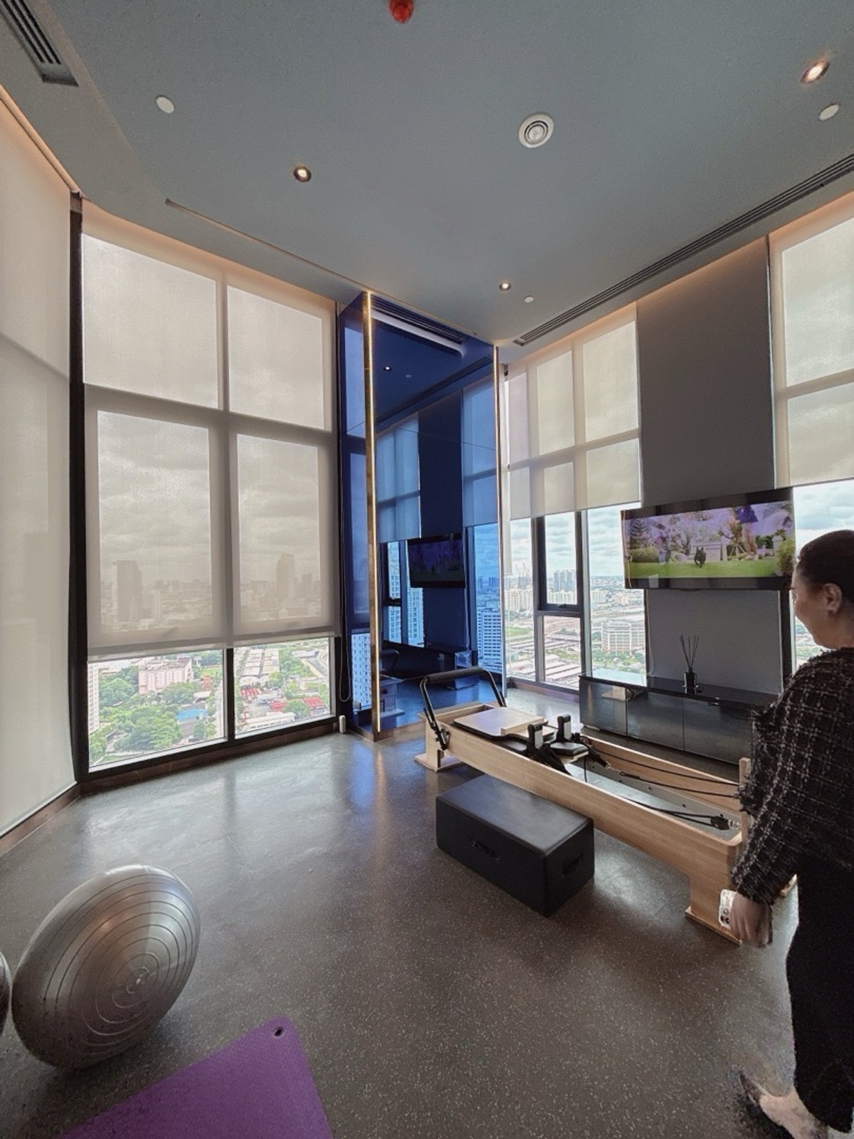 ขายคอนโดพระราม 9 เพชรบุรีตัดใหม่ RCA : 𝐓𝐇𝐄 𝐁𝐀𝐒𝐄 𝐑𝐀𝐌𝐀𝟗 𝐅𝐫𝐞𝐞 เงินดาวน์ 𝐎 บาท ผ่อนสบายๆ 𝟖,𝟗𝟎𝟎/เดือน ฟรีเฟอร์นิเจอร์ ฟรีทุกค่าใช่จ่าย ผ่อนตรงโครงการ 