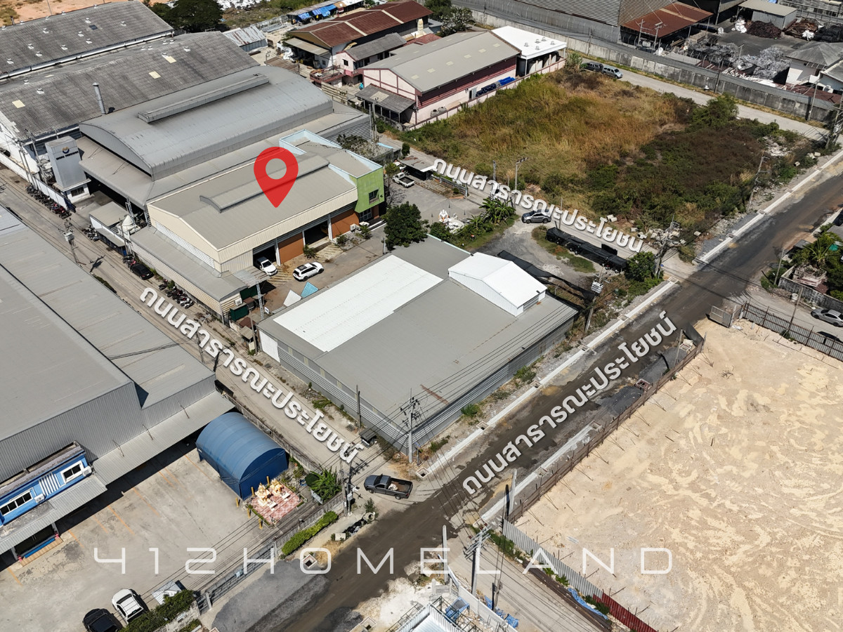 For SaleFactorySamut Prakan,Samrong : Warehouse-factory for sale, 1,500 sq m, area 1-3-49 rai, next to the road on 3 sides, purple layout, water and electricity ready. Large vehicles can enter Bang Sao Thong, Samut Prakan.