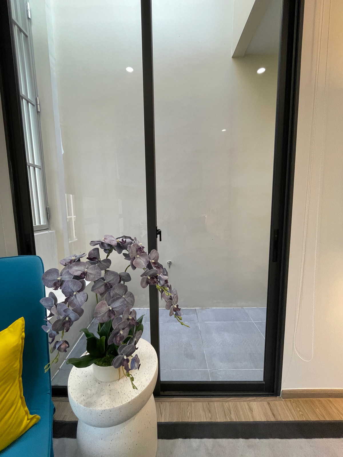 ขายทาวน์โฮมลาดพร้าว101 แฮปปี้แลนด์ : ขาย THER ลาดพร้าว 93 ทาวน์โฮม Luxury 3.5 ชั้น ใกล้รถไฟฟ้าเพียง 650 ม. โดดเด่น ฟังก์ชันครบ พร้อม Double Volume สูงโปร่ง และส่วนกลางระดับโรงแรม 5 ดาว