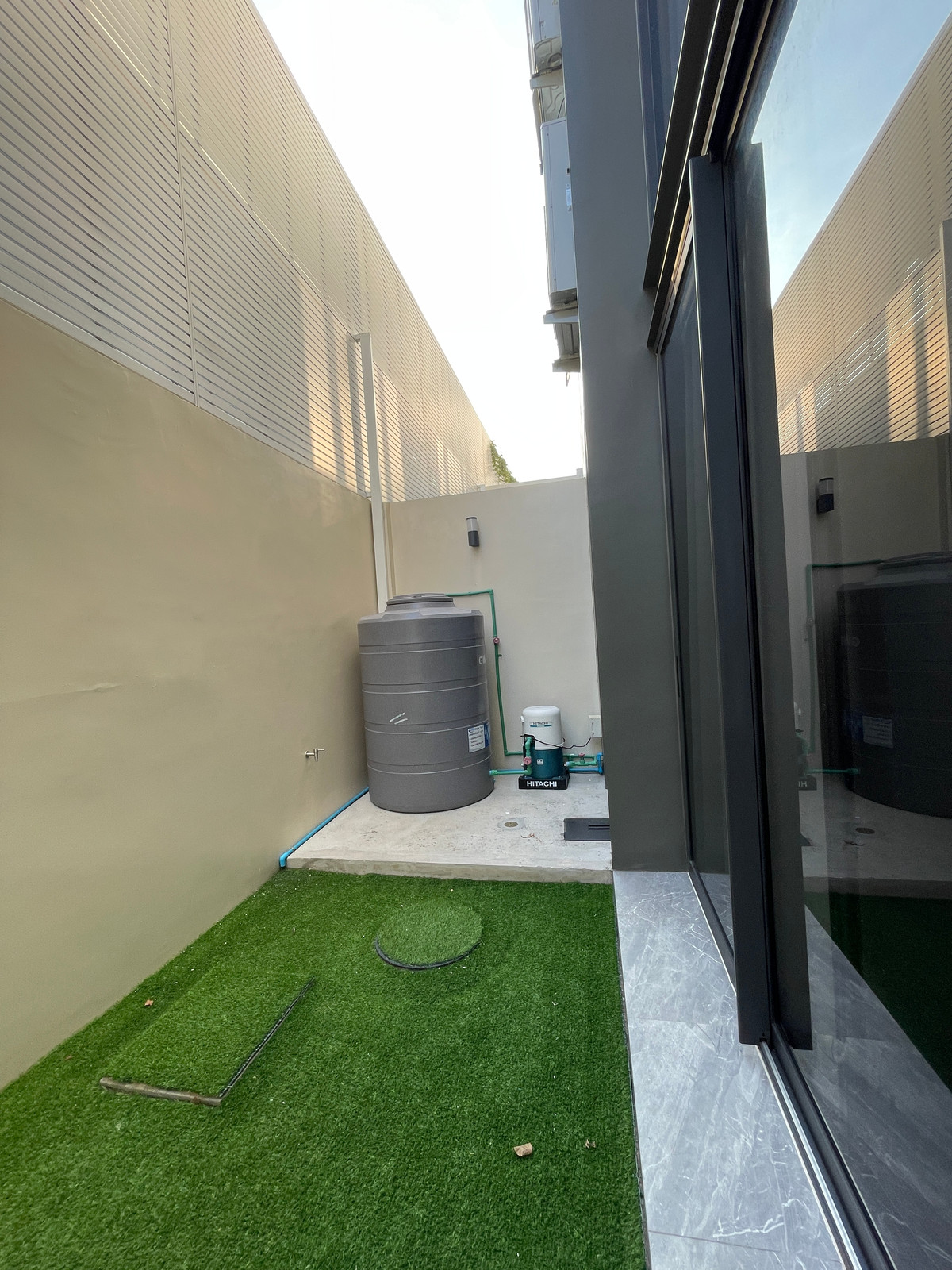 ขายทาวน์โฮมลาดพร้าว101 แฮปปี้แลนด์ : ขาย THER ลาดพร้าว 93 ทาวน์โฮม Luxury 3.5 ชั้น ใกล้รถไฟฟ้าเพียง 650 ม. โดดเด่น ฟังก์ชันครบ พร้อม Double Volume สูงโปร่ง และส่วนกลางระดับโรงแรม 5 ดาว