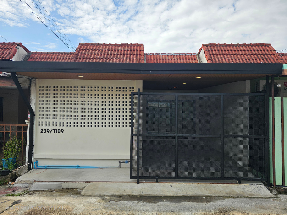 For SaleTownhomePathum Thani,Rangsit, Thammasat : 📣 Announcement: Townhome for sale in Ruean Suk Village 2, special price only 1,049,000 baht.