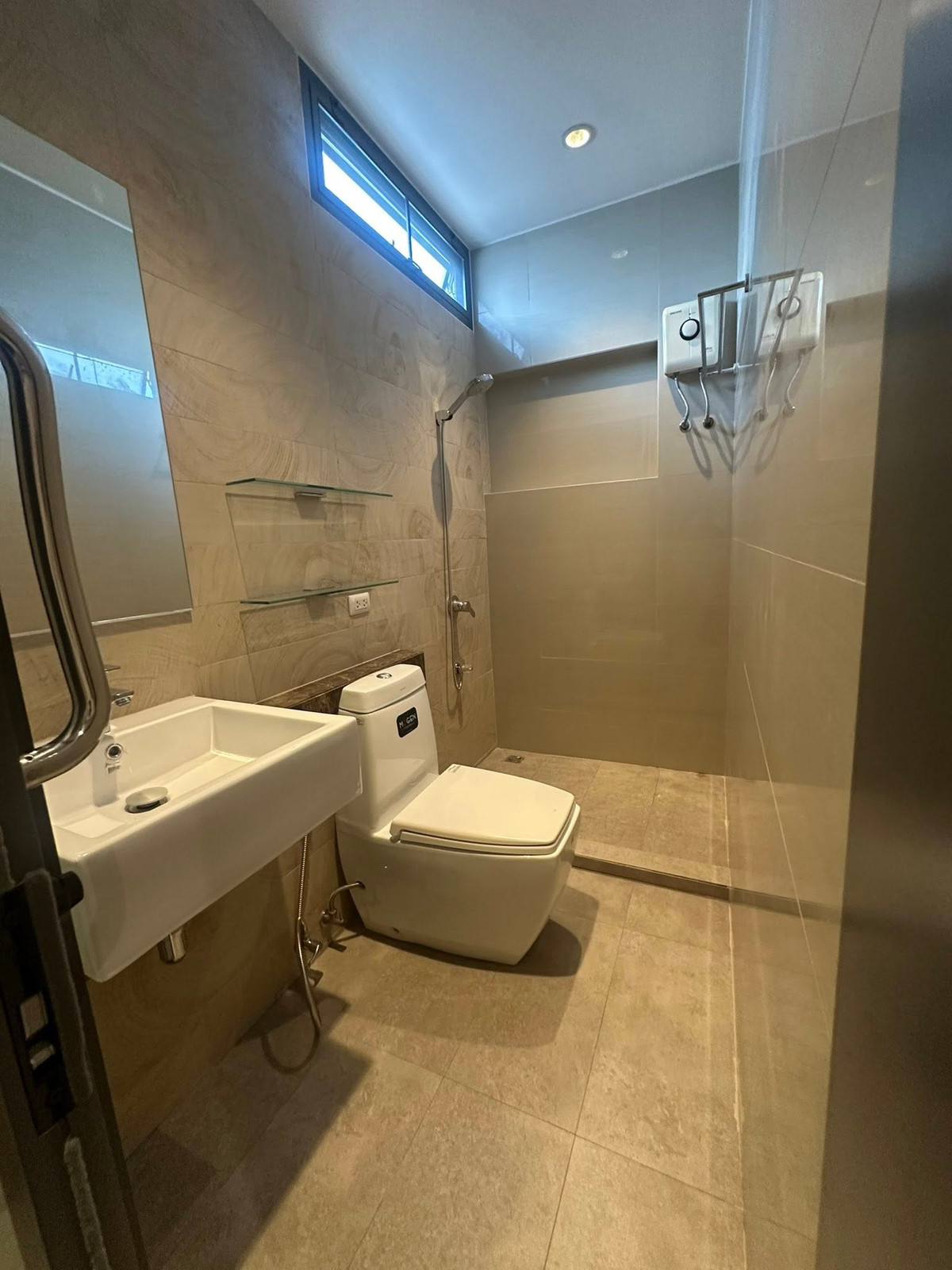 For RentHouseSukhumvit, Asoke, Thonglor : Detached house for rent  Sukhumvit Ekamai ( SPSEVE1698 )