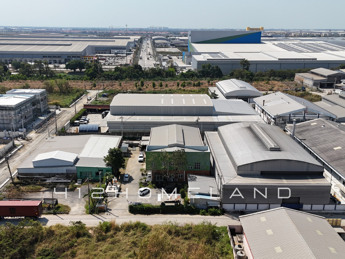 For SaleFactorySamut Prakan,Samrong : Warehouse-factory for sale, 1,500 sq m, area 1-3-49 rai, next to the road on 3 sides, purple layout, water and electricity ready. Large vehicles can enter Bang Sao Thong, Samut Prakan.