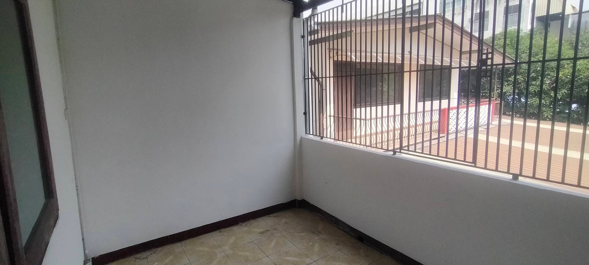 Shop HouseBang kae, Phetkasem : For sale/rent, 3-story commercial building, Phetkasem 38, next to Siam University.