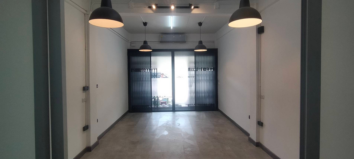 Shop HouseBang kae, Phetkasem : For sale/rent, 3-story commercial building, Phetkasem 38, next to Siam University.