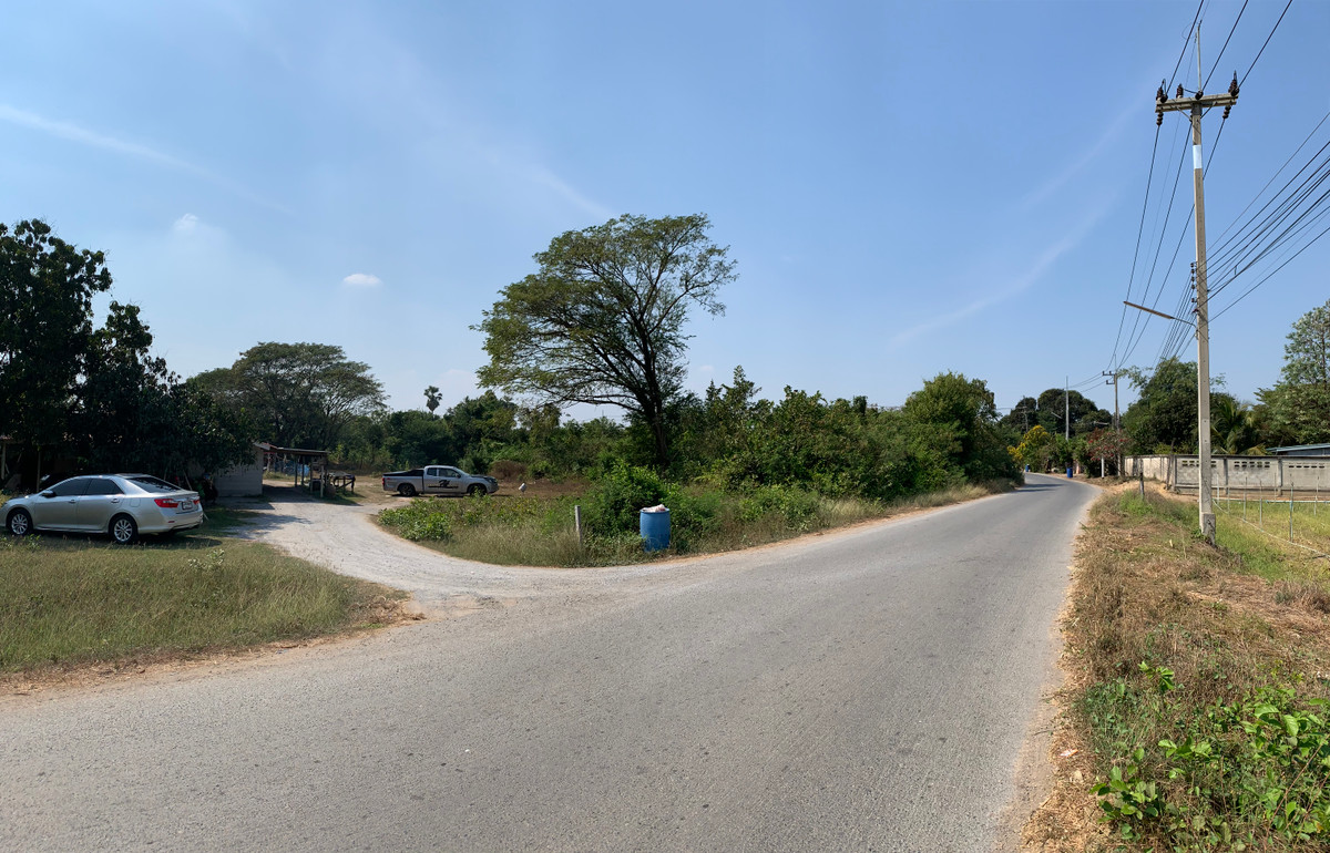 For SaleLandNakhon Pathom : Land size 1 - 0 - 6 rai, Huai Phra Subdistrict, Don Tum District, Nakhon Pathom.