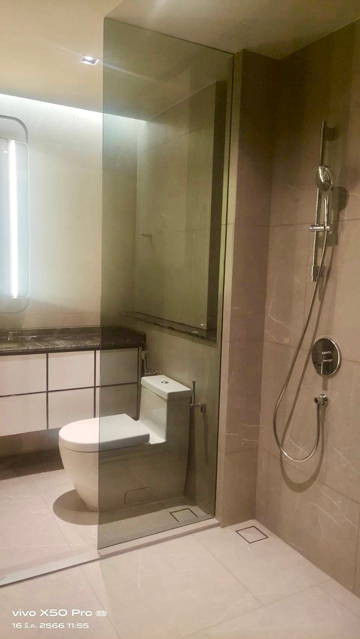 For RentCondoSukhumvit, Asoke, Thonglor : The Reserve Hideaway Sukhumvit 61: 2bed 2bath 7Fl 121.28sqm. 130,000/mth. Am: 0656199198