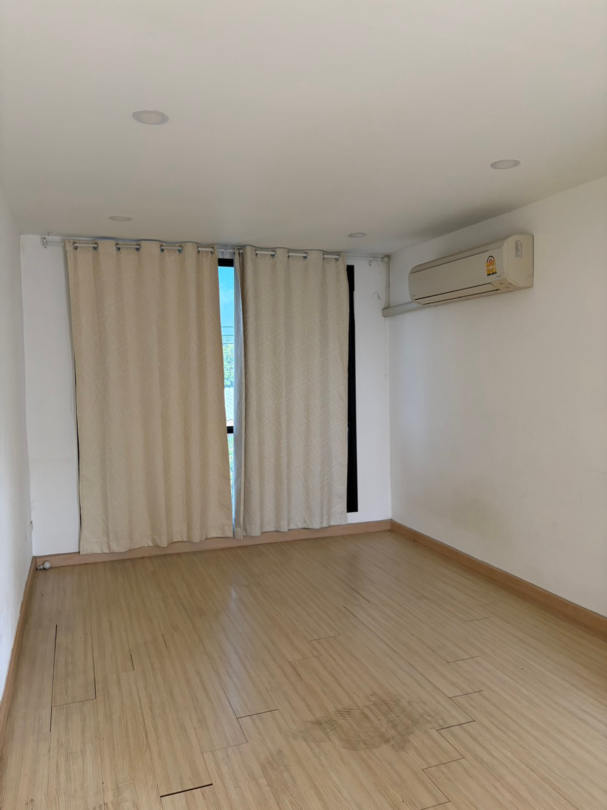 Shop HouseBang kae, Phetkasem : For sale/rent, 3-story commercial building, Phetkasem 38, next to Siam University.