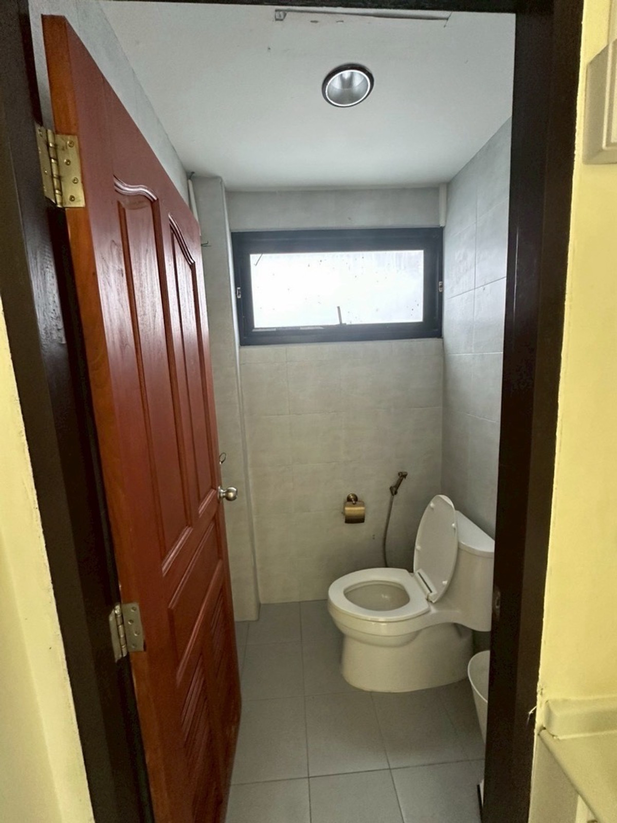 For RentShop HouseSukhumvit, Asoke, Thonglor : Cafe-Style 2-Storey Commercial Building for Rent in Ekkamai Near Sukhumvit Road, 200 sq.m.