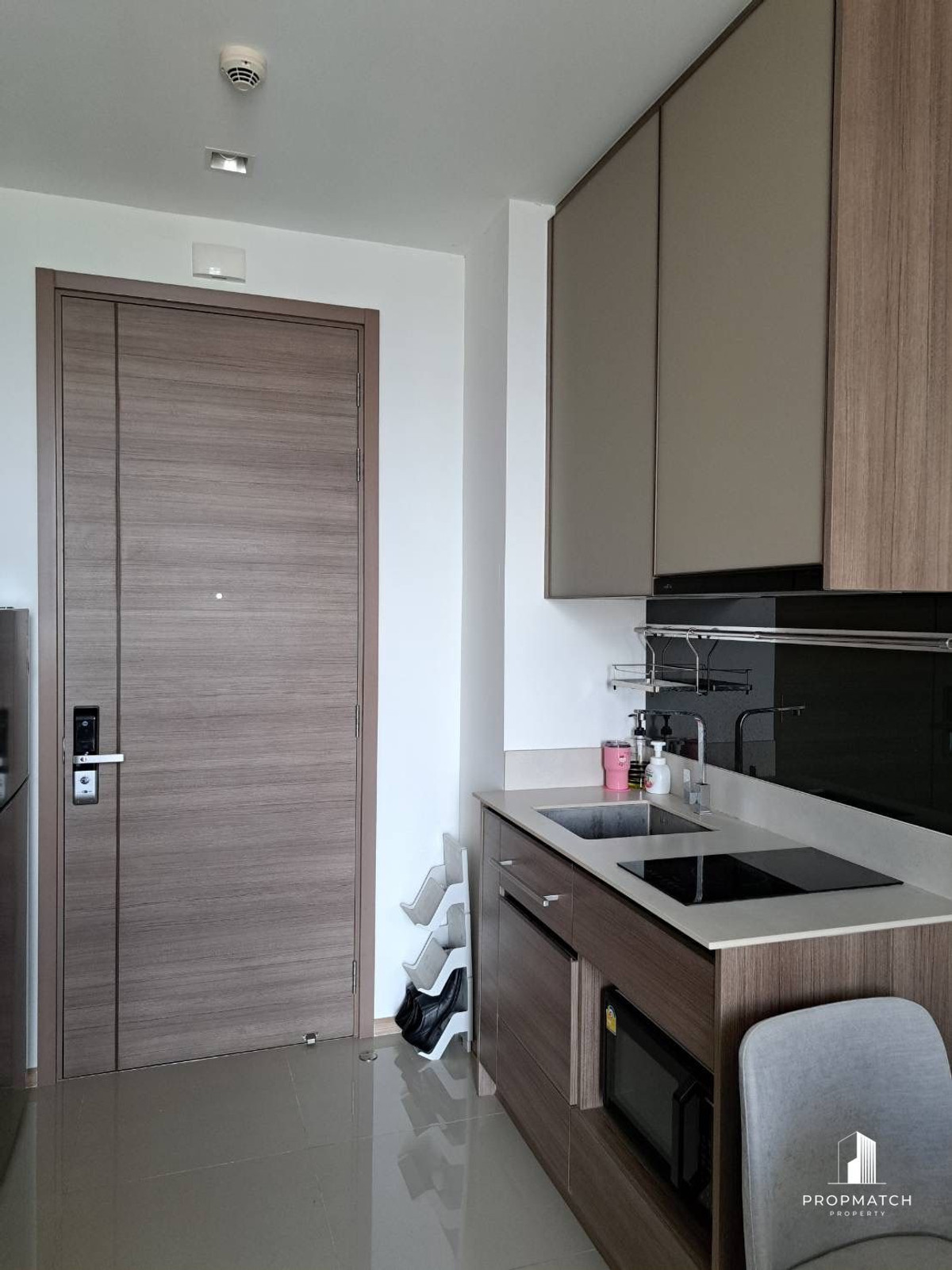 For SaleCondoSapankwai,Jatujak : ⚡️Cheapest, north direction, unblocked view⚡️The line phaholpadipat 🔥 33 Sqm 🔥 4.5 Mb If interested, contact Putter. 0928895628 line: plustor_ss💫