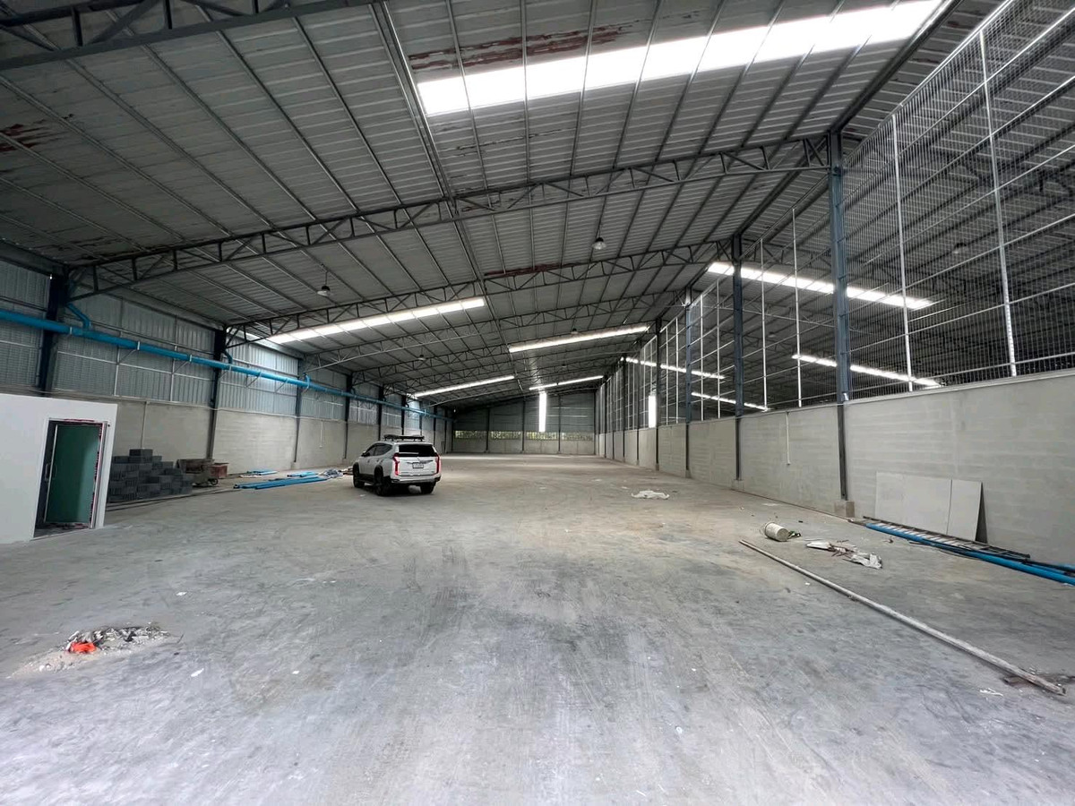 ให้เช่าโกดังพระราม 5 ราชพฤกษ์ บางกรวย : 📦 ให้เช่าโกดังมาตรฐานอุตสาหกรรม | บางกรวย นนทบุรี
พื้นที่ขนาดใหญ่ รองรับธุรกิจโลจิสติกส์ คลังสินค้า และโรงงานเบา