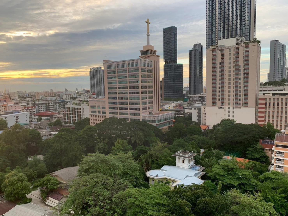 ให้เช่าคอนโดสยาม จุฬา สามย่าน : ★ Patumwan Place ★ 48 ตรม.,ชั้น 5+ (1 ห้องนอน 1 ห้องน้ำ), ★ใกล้ BTS สยาม★ใกล้ สยามและสยามพารากอน ★ สิ่งอำนวยความสะดวกมากมาย★ เครื่องใช้ไฟฟ้าครบครัน★ 