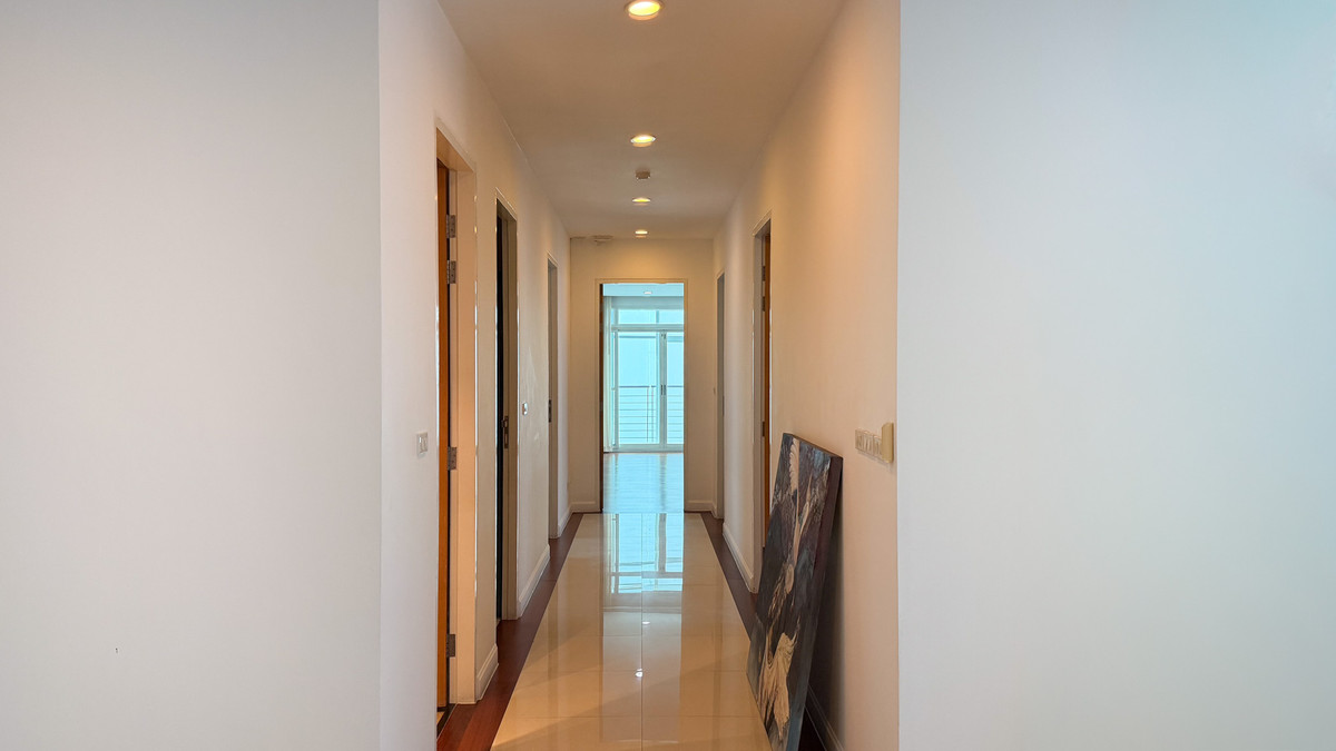 For RentSukhumvit, Asoke, Thonglor : The Verandah Sukhumvit 23 | 4 Bed 350 sq.m. Please call: 062-496-6454