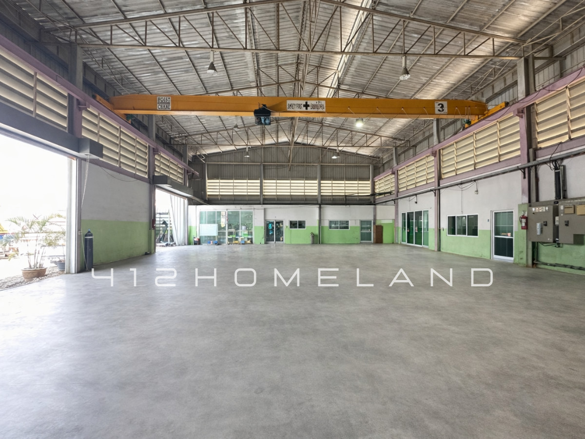 For SaleFactorySamut Prakan,Samrong : Warehouse-factory for sale, 1,500 sq m, area 1-3-49 rai, next to the road on 3 sides, purple layout, water and electricity ready. Large vehicles can enter Bang Sao Thong, Samut Prakan.
