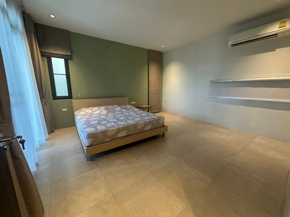 For RentHouseSukhumvit, Asoke, Thonglor : Detached house for rent  Sukhumvit Ekamai ( SPSEVE1698 )