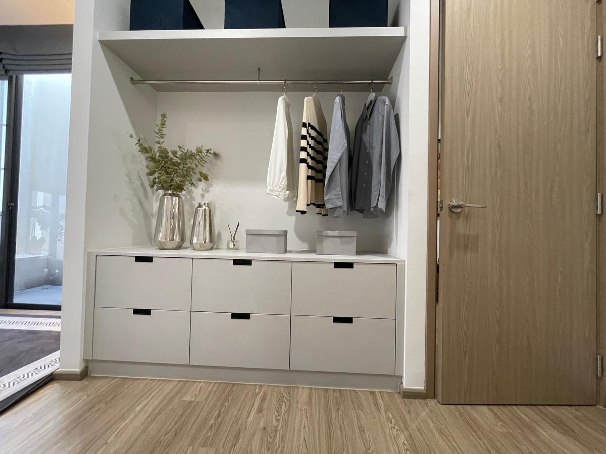 ขายทาวน์โฮมลาดพร้าว101 แฮปปี้แลนด์ : ขาย THER ลาดพร้าว 93 ทาวน์โฮม Luxury 3.5 ชั้น ใกล้รถไฟฟ้าเพียง 650 ม. โดดเด่น ฟังก์ชันครบ พร้อม Double Volume สูงโปร่ง และส่วนกลางระดับโรงแรม 5 ดาว