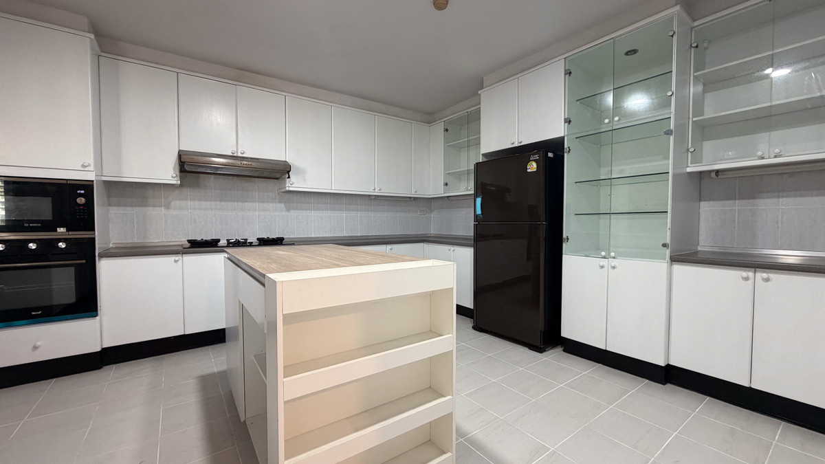 For RentSukhumvit, Asoke, Thonglor : Charan Tower Residences by Aspira, Sukhumvit 43 – Near BTS Phrom Phong Please call: 062-496-6454