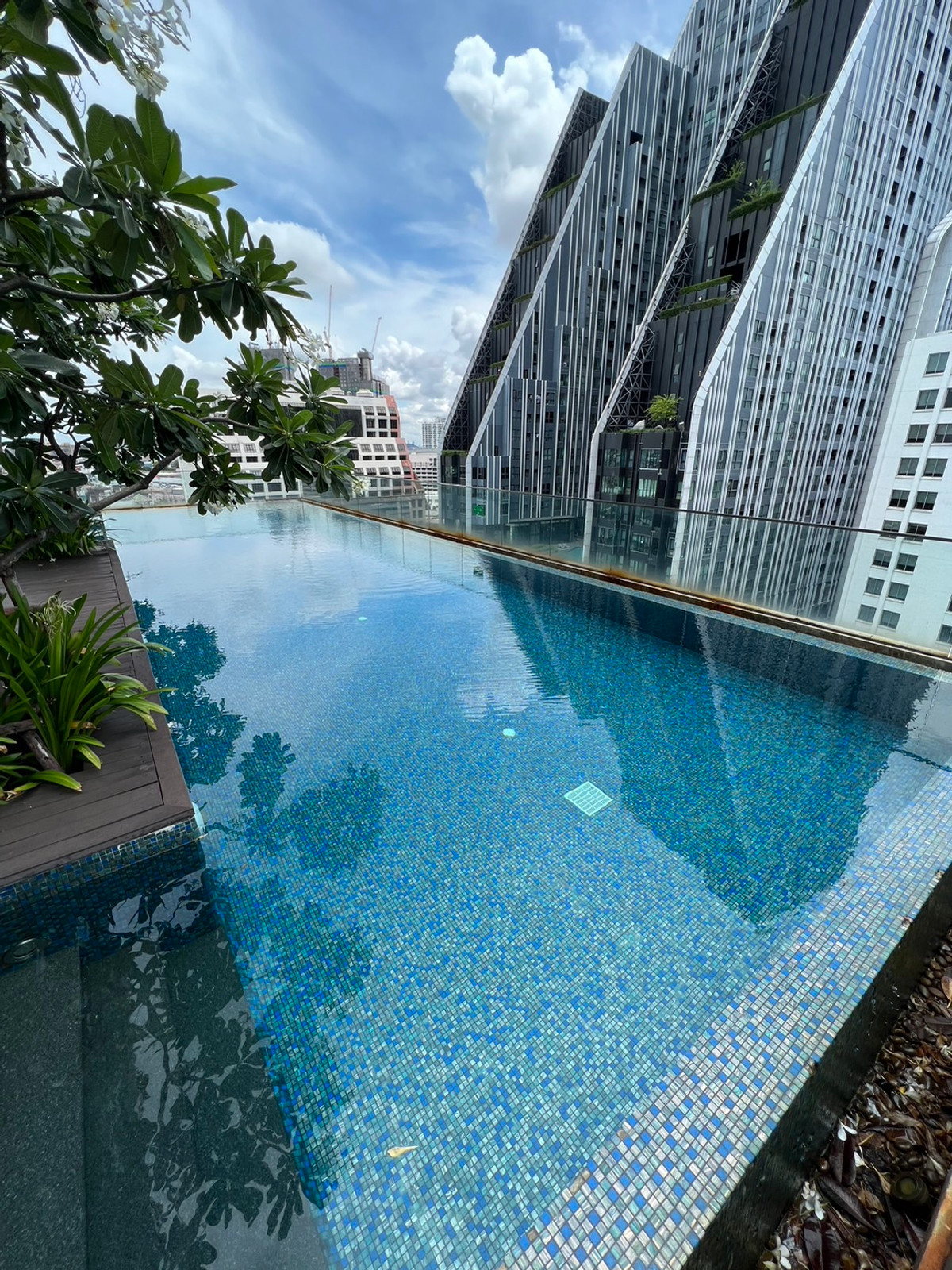 ขายคอนโดสยาม จุฬา สามย่าน : 🏠✨ เวอร์ทิค พระราม 4 – สยาม | ขายคอนโด 2 ห้องนอน (HBH-ST-138)