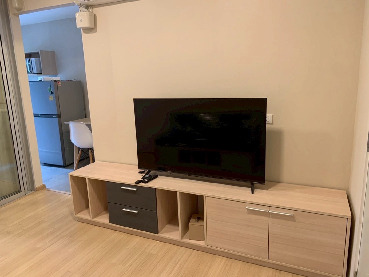 For RentCondoPathum Thani,Rangsit, Thammasat : For rent: Plum Rangsit Alive 2, pool view, 8,000 baht/month, 2nd floor.