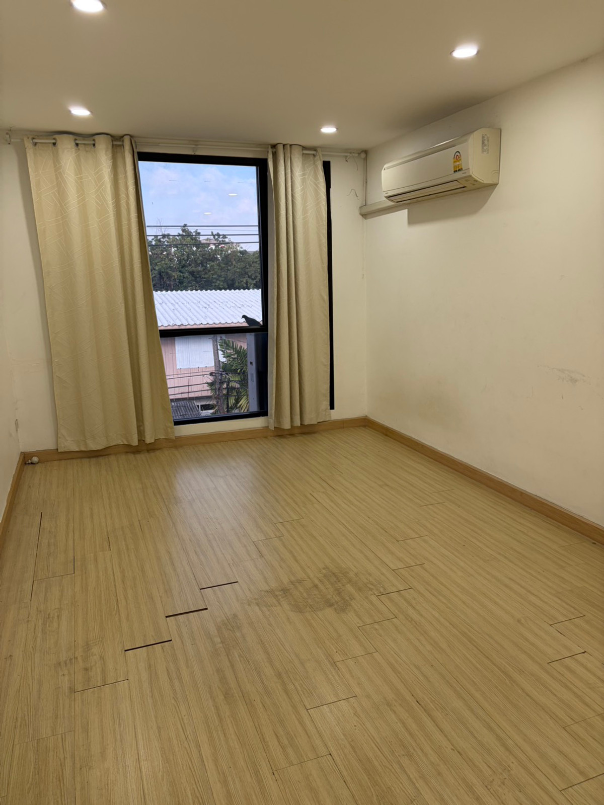 Shop HouseBang kae, Phetkasem : For sale/rent, 3-story commercial building, Phetkasem 38, next to Siam University.