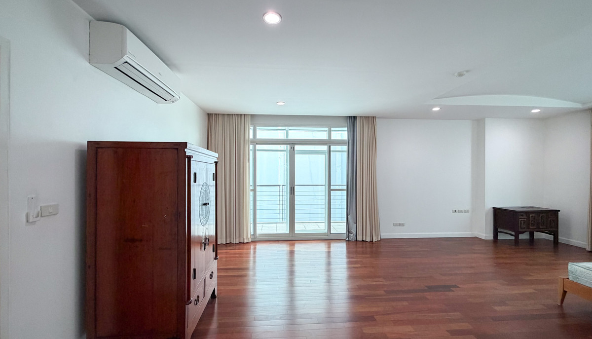 For RentSukhumvit, Asoke, Thonglor : The Verandah Sukhumvit 23 | 4 Bed 350 sq.m. Please call: 062-496-6454