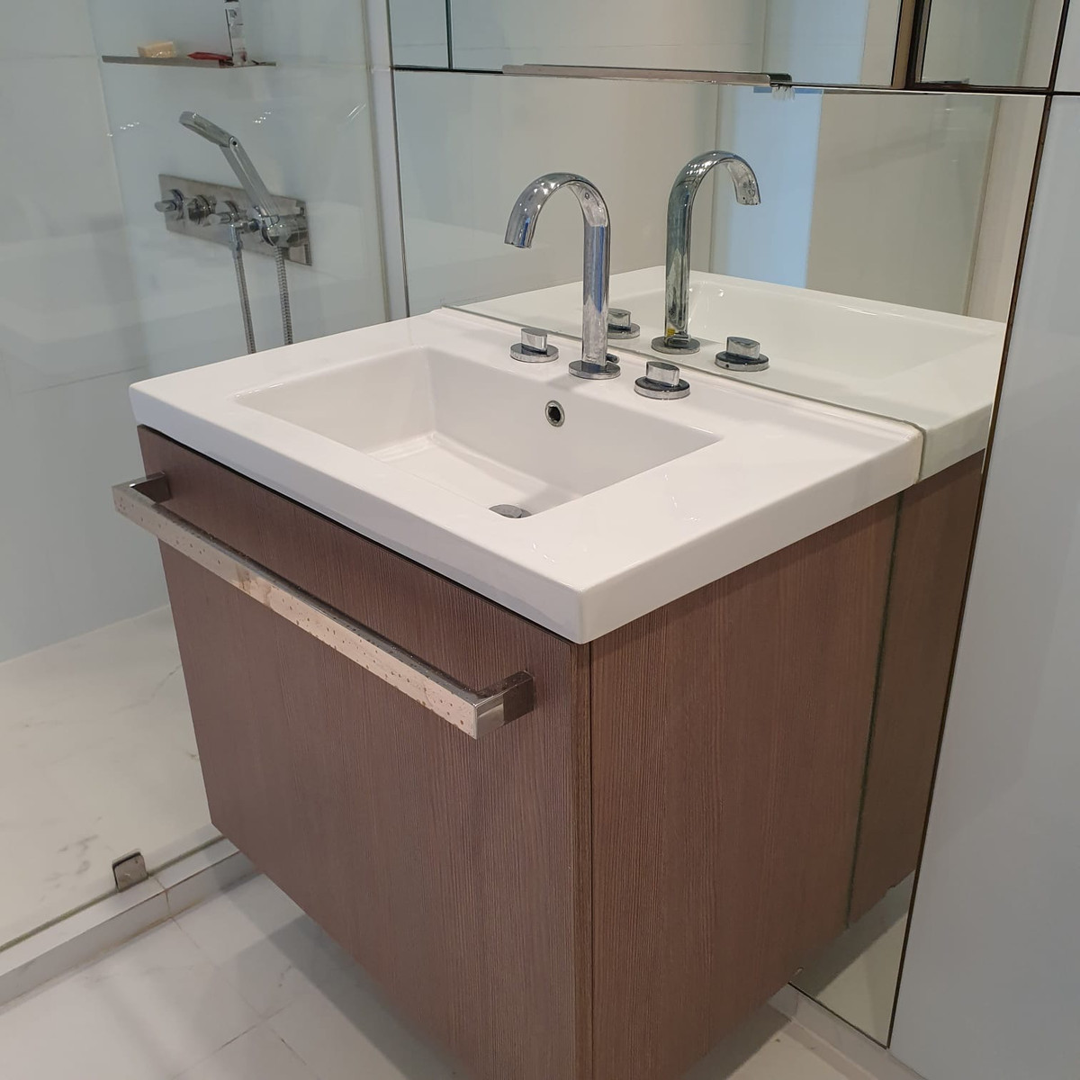 For RentCondoWitthayu, Chidlom, Langsuan, Ploenchit : 🏠✨ 185 Ratchadamri | 1-Bedroom Condo for Rent (HBH-ST-139)