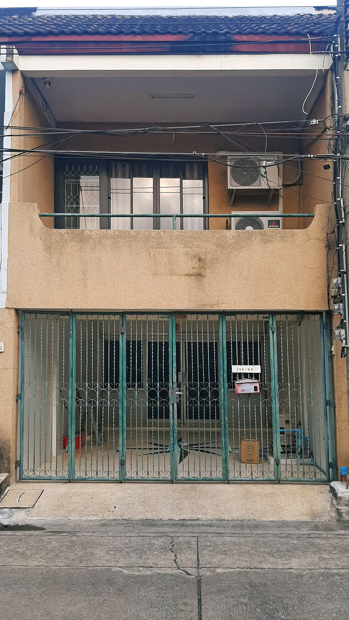 For RentTownhomeRatchadapisek, Huaikwang, Suttisan : Townhouse for rent is located in the center of Huaykwang (Ratchadaphisek Road) Bangkok 700 M. to MRT (HUAYKWANG Station)