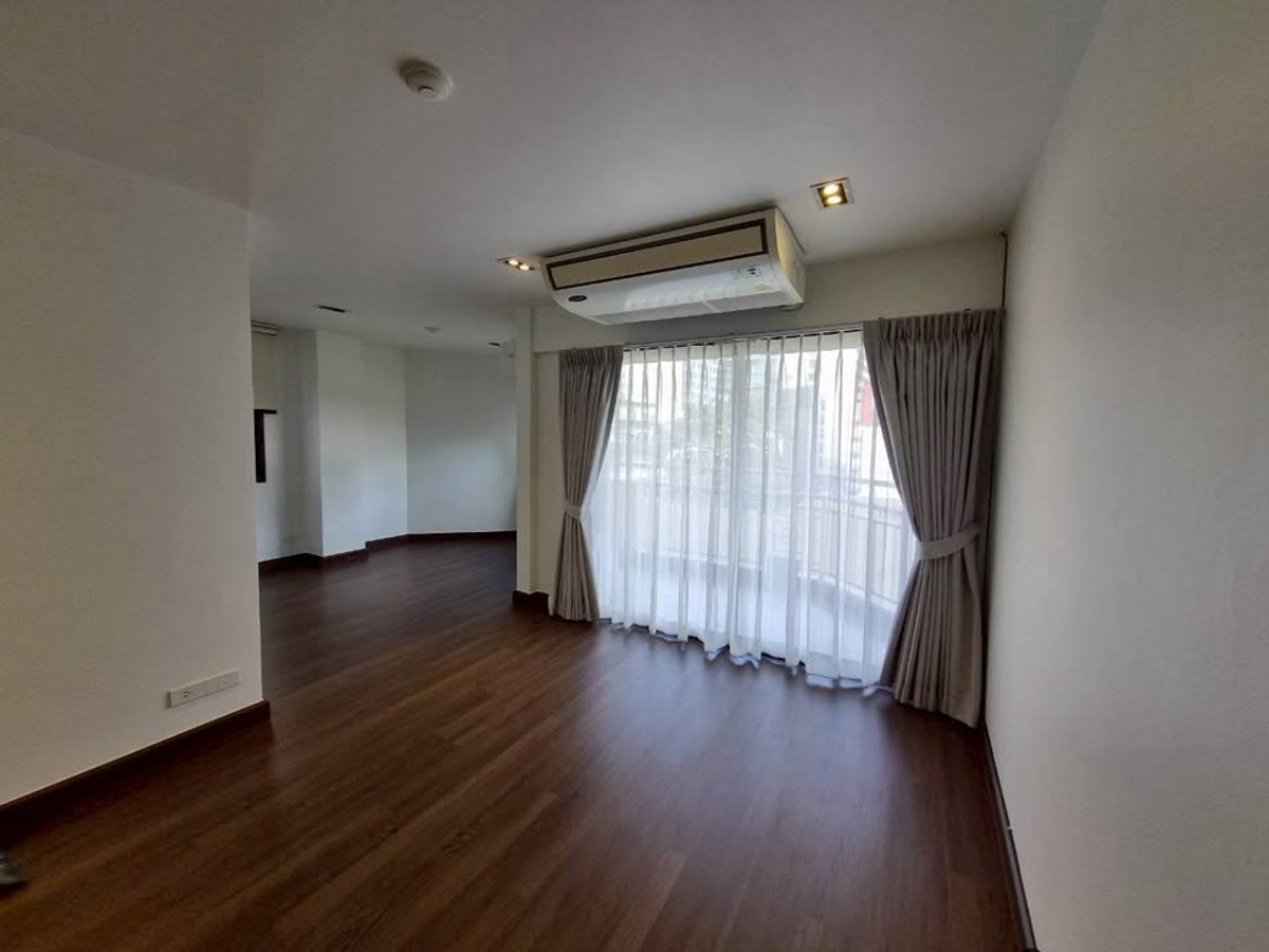 ขายคอนโดสีลม ศาลาแดง บางรัก : 🏠✨ กรีนพอยท์ สีลม | ขายคอนโด 2 ห้องนอน (HBH-ST-143)