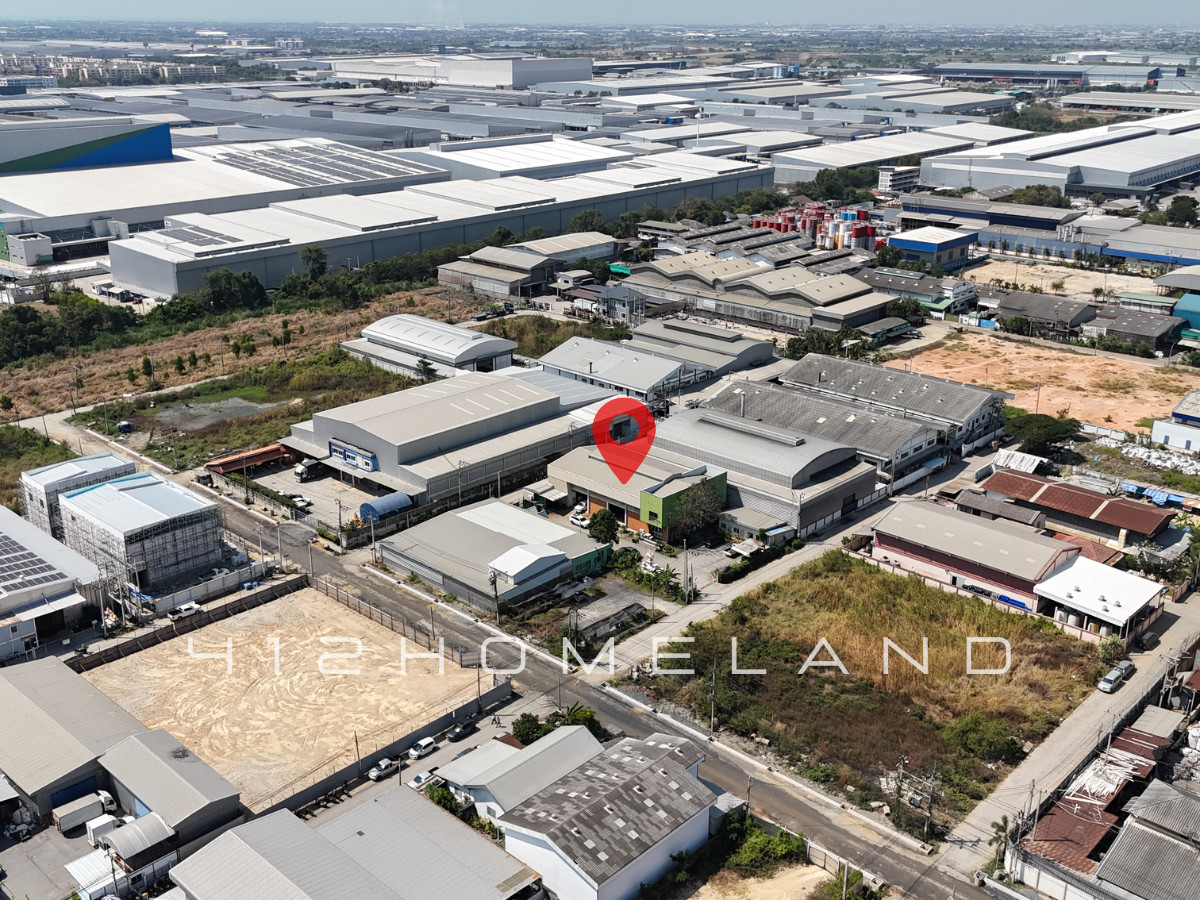 For SaleFactorySamut Prakan,Samrong : Warehouse-factory for sale, 1,500 sq m, area 1-3-49 rai, next to the road on 3 sides, purple layout, water and electricity ready. Large vehicles can enter Bang Sao Thong, Samut Prakan.