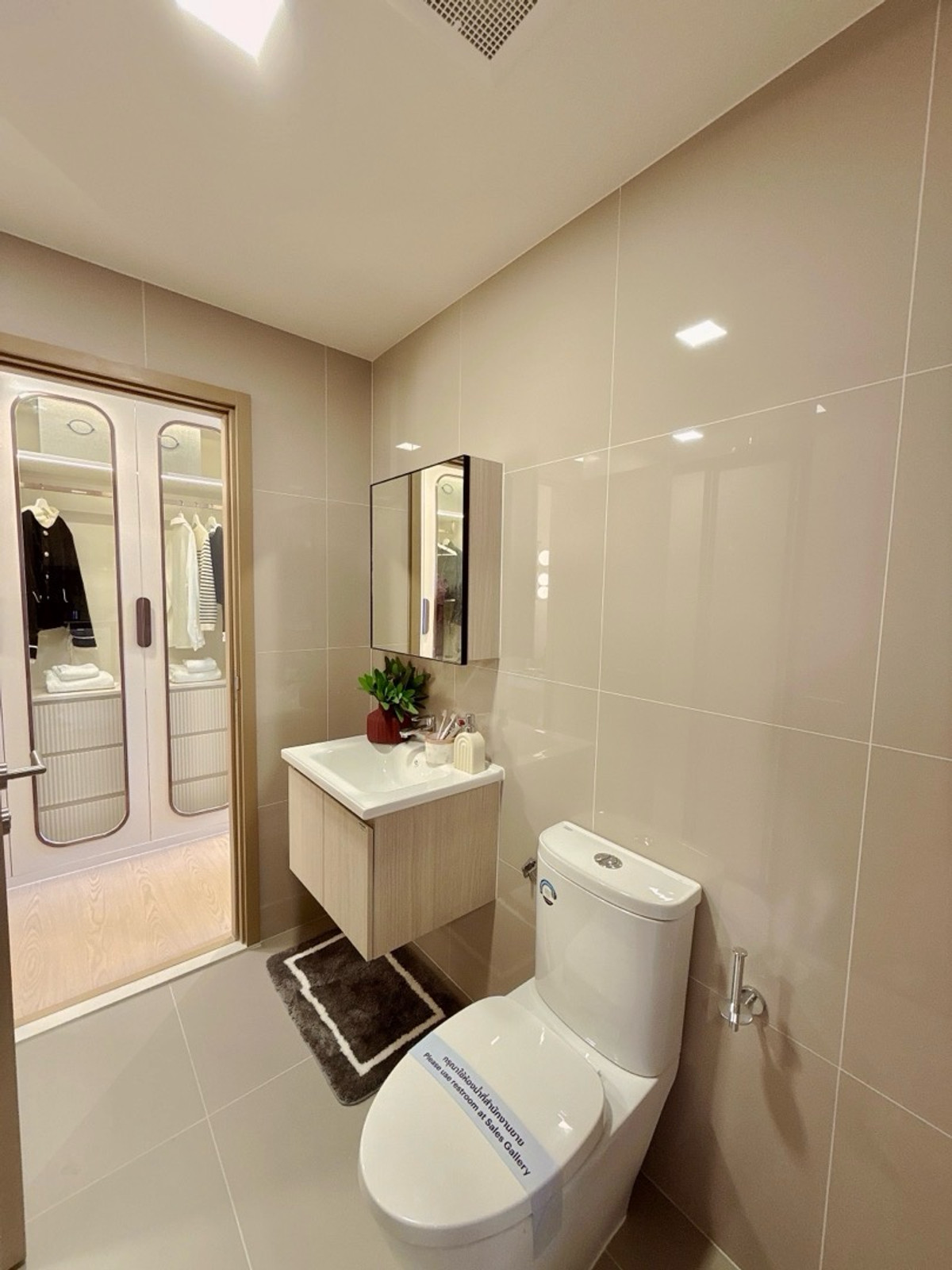 ขายคอนโดพระราม 9 เพชรบุรีตัดใหม่ RCA : 𝐓𝐇𝐄 𝐁𝐀𝐒𝐄 𝐑𝐀𝐌𝐀𝟗 𝐅𝐫𝐞𝐞 เงินดาวน์ 𝐎 บาท ผ่อนสบายๆ 𝟖,𝟗𝟎𝟎/เดือน ฟรีเฟอร์นิเจอร์ ฟรีทุกค่าใช่จ่าย ผ่อนตรงโครงการ 