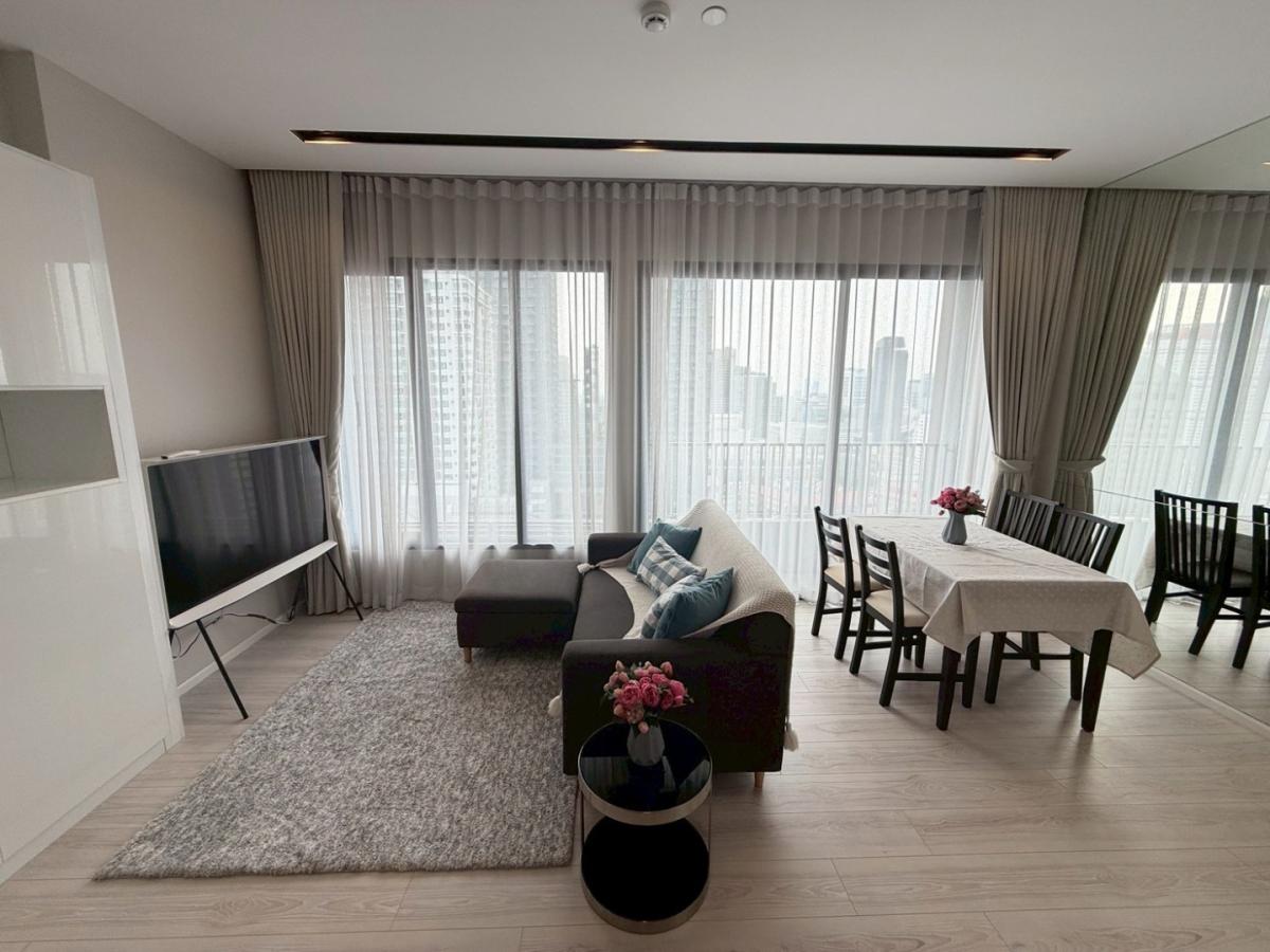 For RentCondoRatchathewi,Phayathai : 🔥For Rent Now🔥 The Room Phaya Thai. Spacious 2-bedroom unit with minimalist decor, fully furnished and ready to move in. Near BTS Phaya Thai.