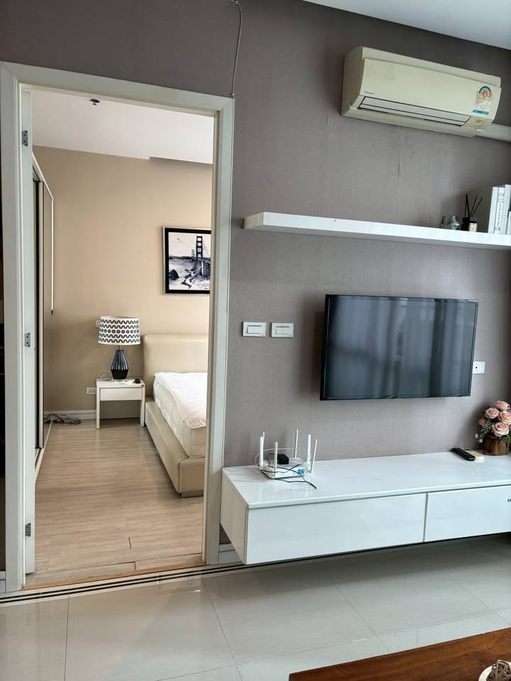 For RentCondoRama9, Petchburi, RCA : 🔥For Rent Now🔥 TC Green Rama 9. Spacious condo with complete furniture, ready to move in. Near BTS Skytrain, in the heart of Rama 9.