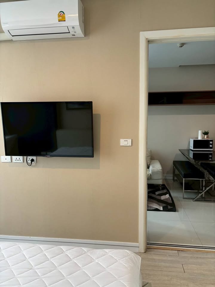 For RentCondoRama9, Petchburi, RCA : 🔥For Rent Now🔥 TC Green Rama 9. Spacious condo with complete furniture, ready to move in. Near BTS Skytrain, in the heart of Rama 9.