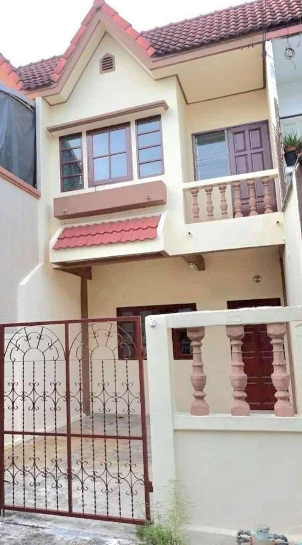 ขายทาวน์โฮมบางแค เพชรเกษม : ขายด่วนถูกมาก บ้านเพชรเกษม2 ซอยเพชรเกษม55/2 ใกล้ห้างเดอะมอลล์บางแค MRTหลักสอง 5 นาที