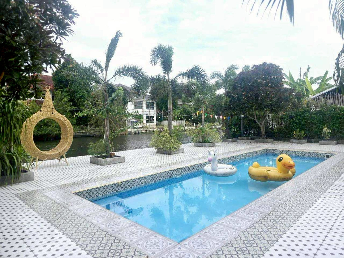 For RentHouseThaphra, Talat Phlu, Wutthakat : LTH14336 – House / Pool Villa for Rent | Ekkachai Lake Ville | Land 286 sq.wah | Usable Area 288 sqm | 4 Beds 3 Baths | Near BTS Wutthakat | 150K/Month | House with swimming pool for rent Ekkachai Lake Ville