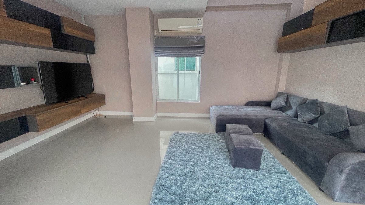 ให้เช่าบ้านพัฒนาการ ศรีนครินทร์ : ให้เช่าบ้านเดี่ยว Nirvana beyond lite rama-9 ( เนอวานา บียอนด์ ไลท์ พระราม 9 )
🛏️ 3 ห้องนอน 🛁 3 ห้องน้ำ 🚗 2 ที่จอดรถ ขนาด 59 ตรว. พื้นที่ใช้สอย 225 ตรม. ✨ ราคา 45,000 บาท ✨ 
