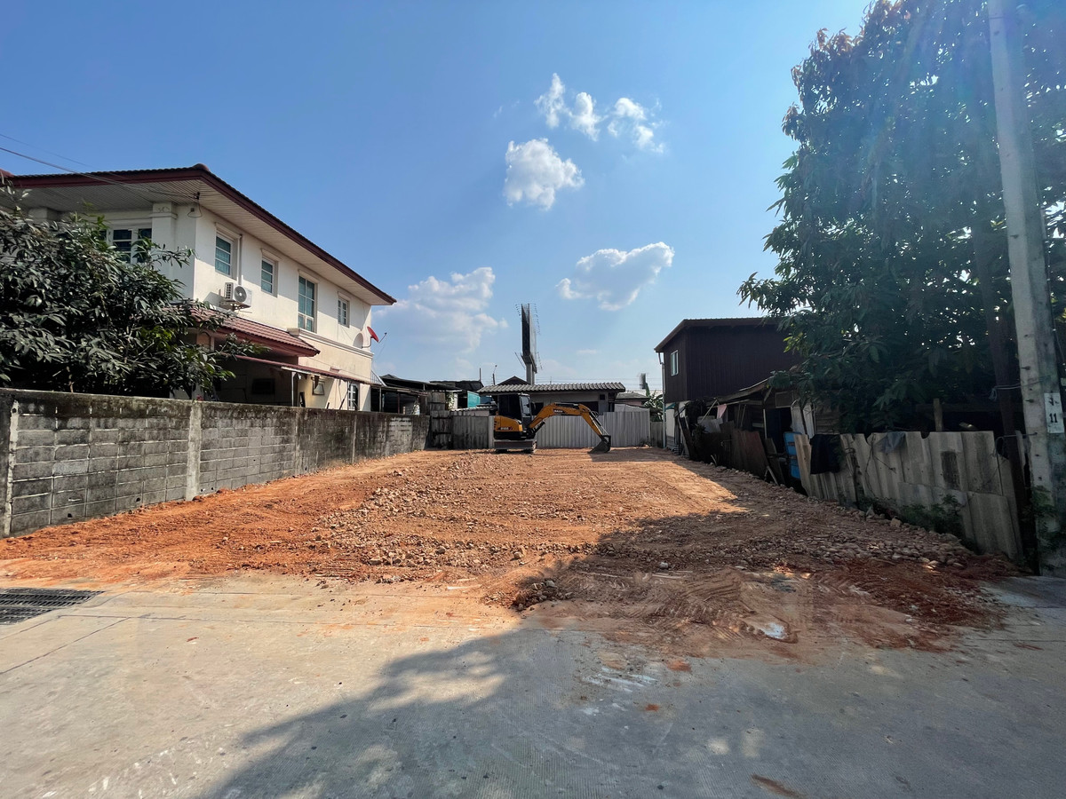 ให้เช่าที่ดินลาดกระบัง สุวรรณภูมิ : ให้เช่าที่ดิน 50 ตรว. ถมแล้ว หน้ากว้าง 10m ซอยมณี 2 (พัฒนาชนบท 3) ใกล้มอเตอร์เวย์และกรุงเทพกรีฑาตัดใหม่