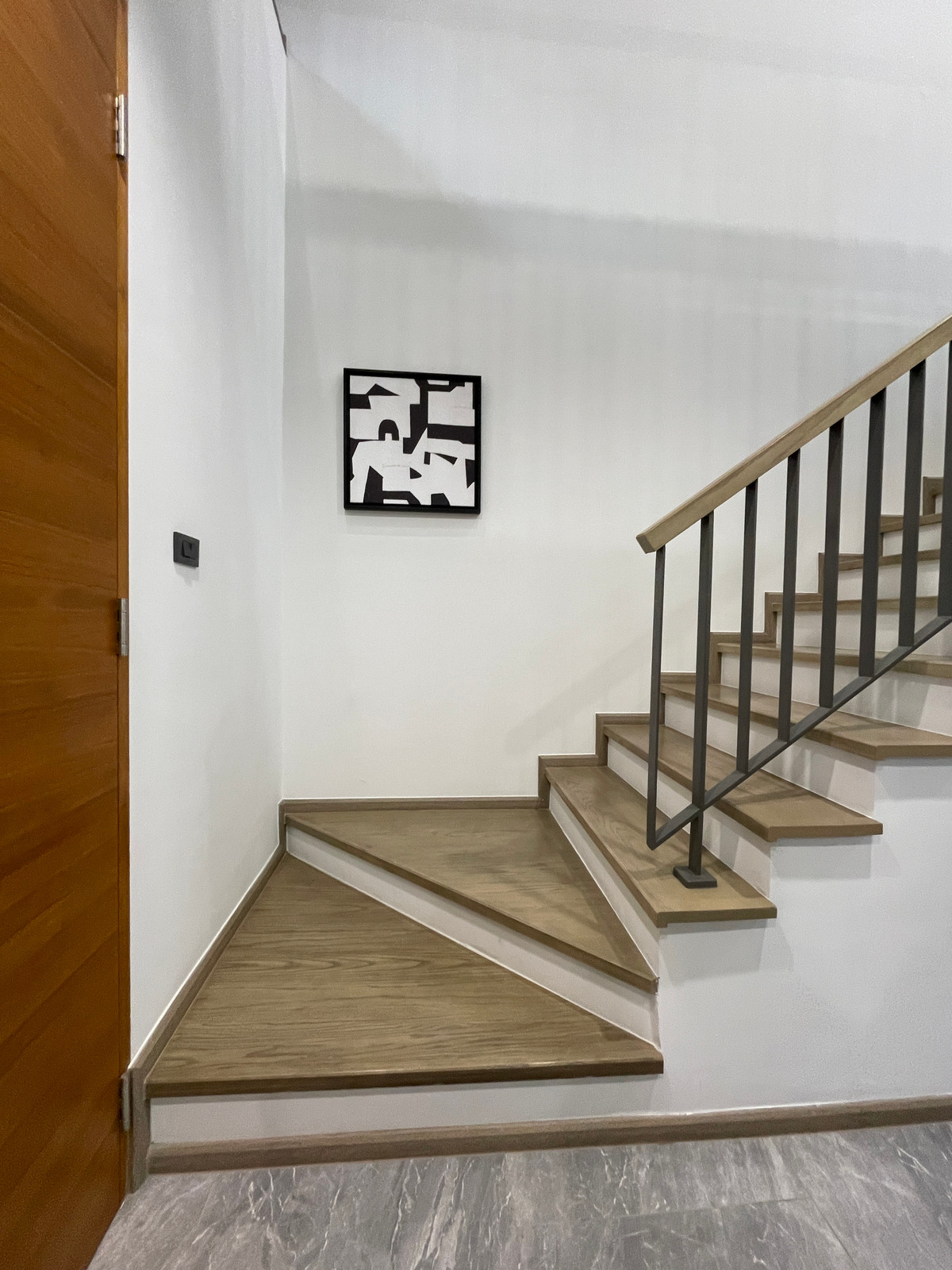 ขายทาวน์โฮมลาดพร้าว101 แฮปปี้แลนด์ : ขาย THER ลาดพร้าว 93 ทาวน์โฮม Luxury 3.5 ชั้น ใกล้รถไฟฟ้าเพียง 650 ม. โดดเด่น ฟังก์ชันครบ พร้อม Double Volume สูงโปร่ง และส่วนกลางระดับโรงแรม 5 ดาว