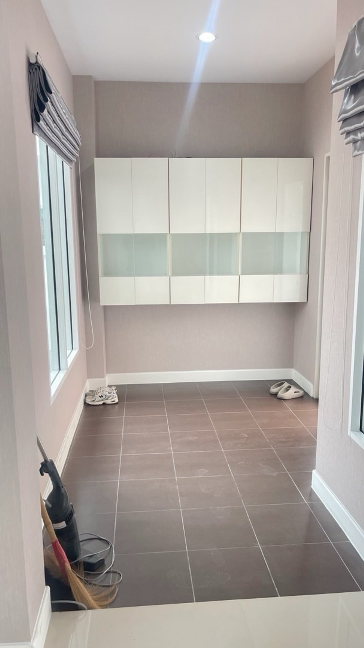 ให้เช่าบ้านพัฒนาการ ศรีนครินทร์ : ให้เช่าบ้านเดี่ยว Nirvana beyond lite rama-9 ( เนอวานา บียอนด์ ไลท์ พระราม 9 )
🛏️ 3 ห้องนอน 🛁 3 ห้องน้ำ 🚗 2 ที่จอดรถ ขนาด 59 ตรว. พื้นที่ใช้สอย 225 ตรม. ✨ ราคา 45,000 บาท ✨ 
