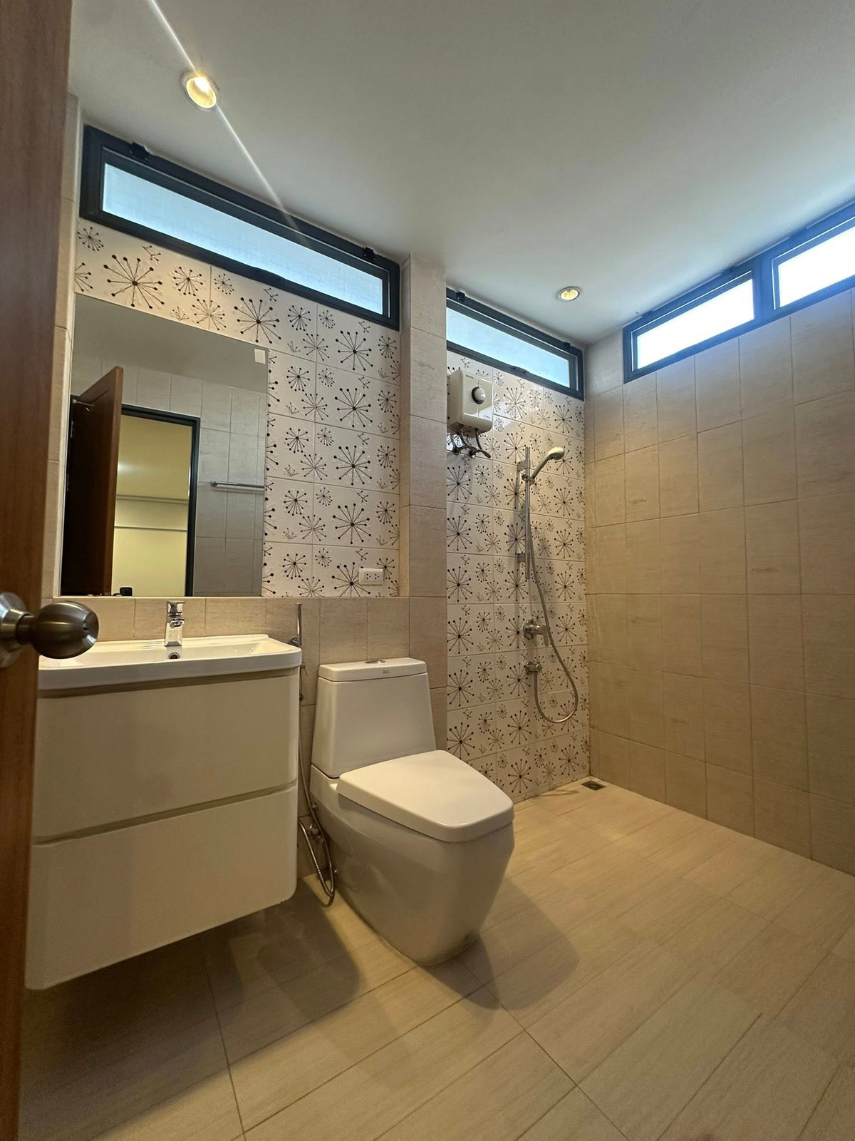 For RentHouseSukhumvit, Asoke, Thonglor : Detached house for rent  Sukhumvit Ekamai ( SPSEVE1698 )