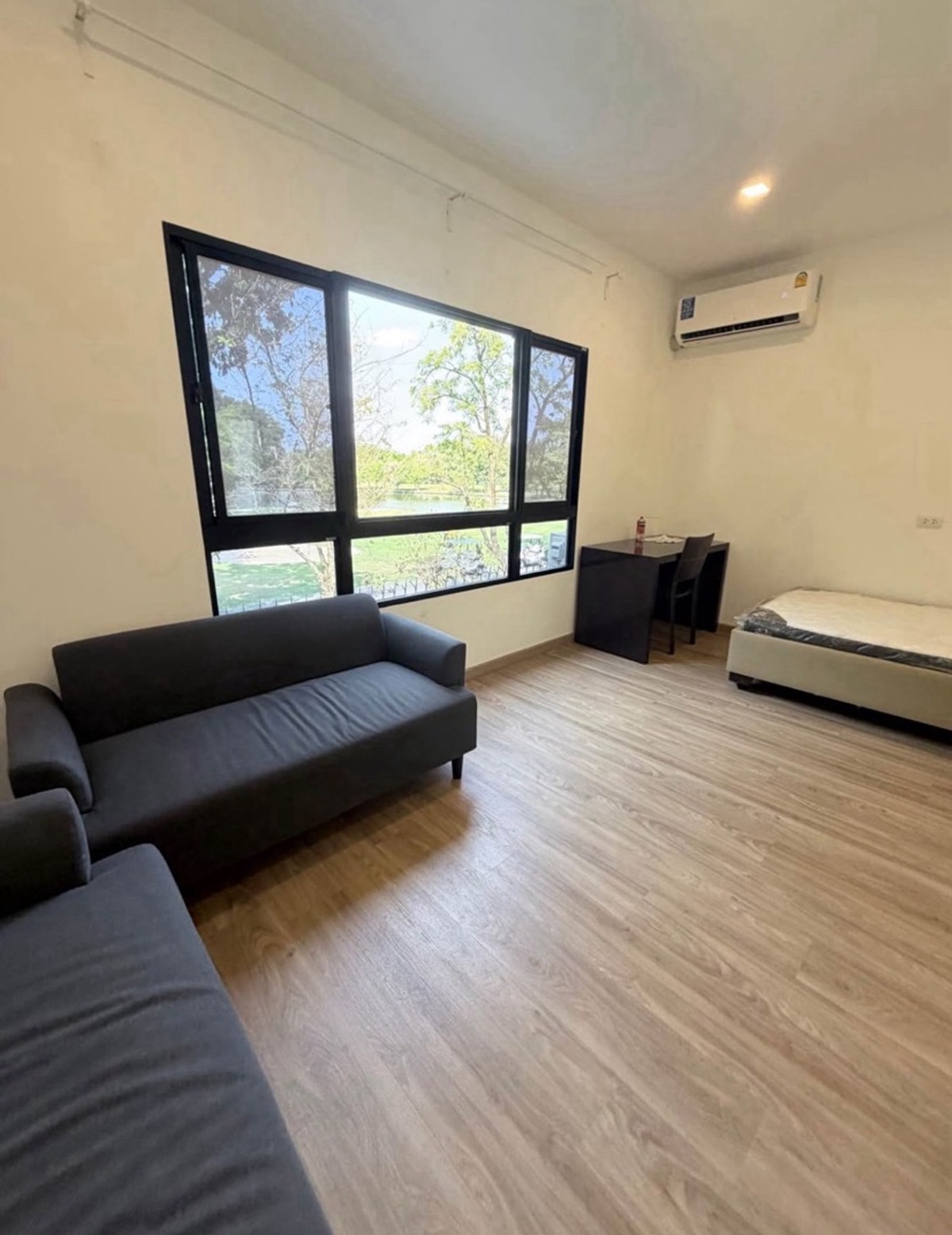 For RentHome OfficePattanakan, Srinakarin : New house for rent, Patio Srinakarin Rama 9, Patio Srinakarin - Rama 9 (Krungthep Kreetha), town home office, 3 floors, golf course view, 3 bedrooms, 3 bathrooms, price 50,000 baht, near Krungthep Kreetha golf course.