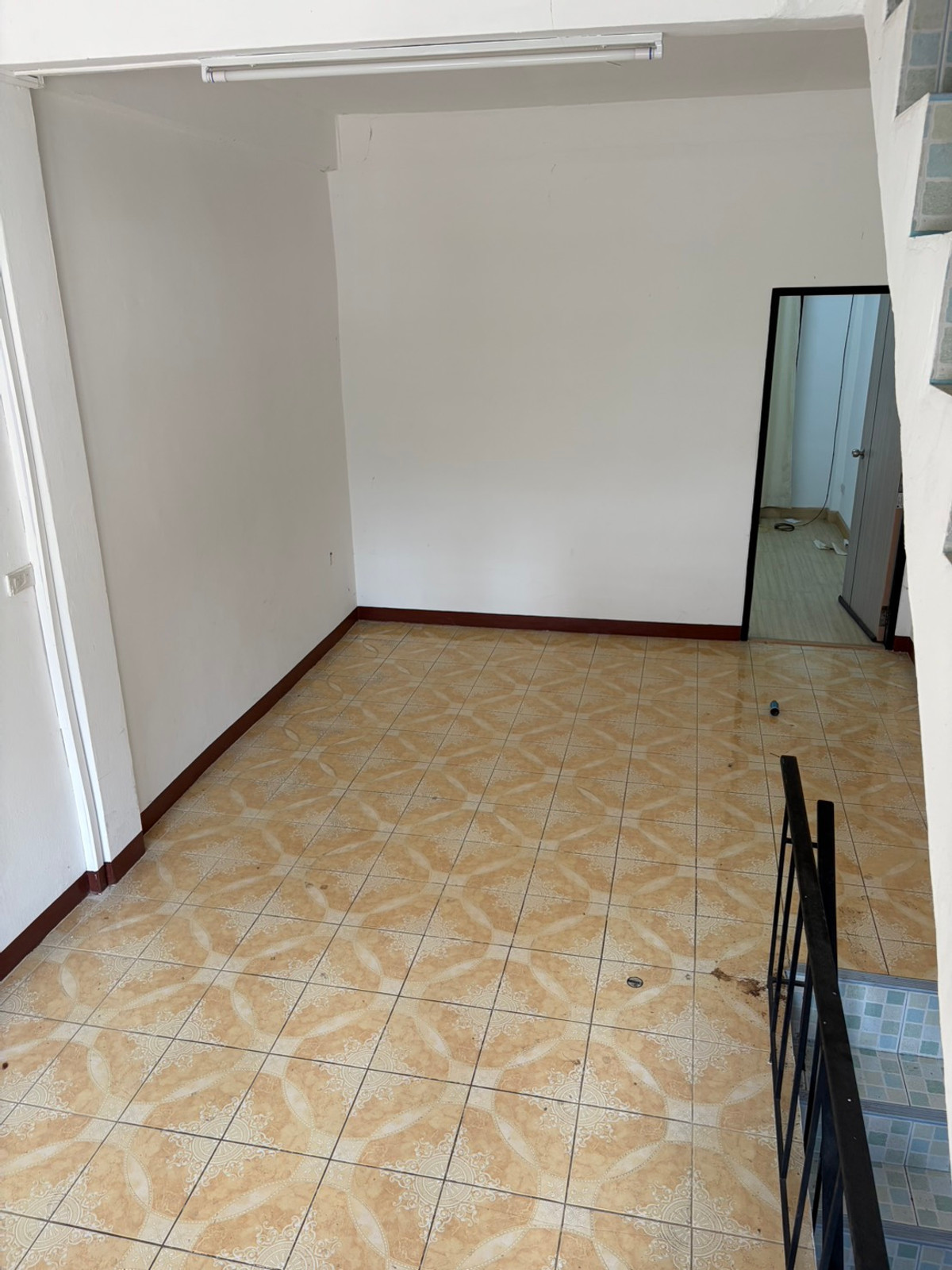 Shop HouseBang kae, Phetkasem : For sale/rent, 3-story commercial building, Phetkasem 38, next to Siam University.