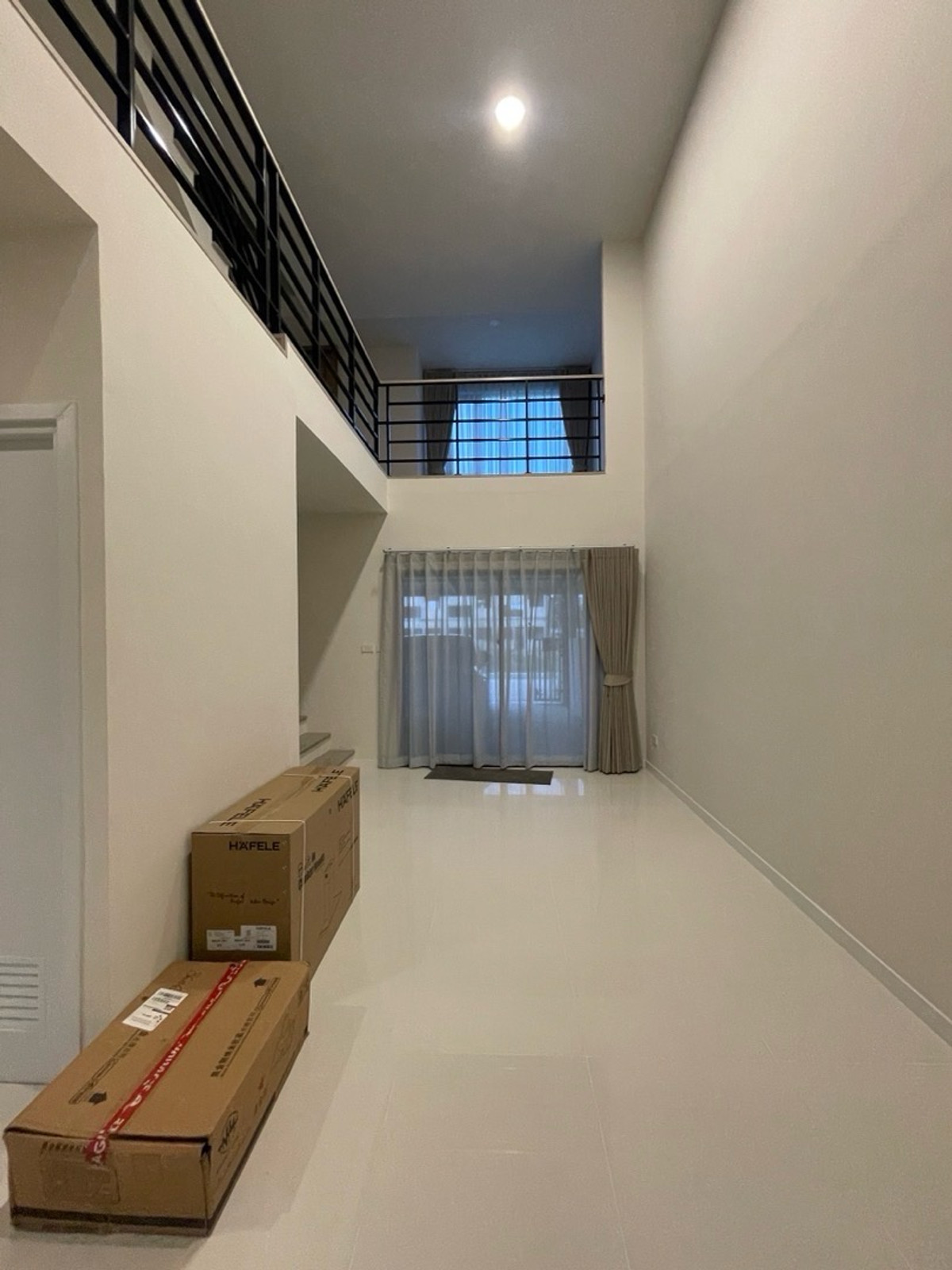 For SaleTownhomeBangna, Bearing, Lasalle : Townhome Altitude Kraf Bangna, corner house, opposite the house is a common garden. Partially decorated ✨