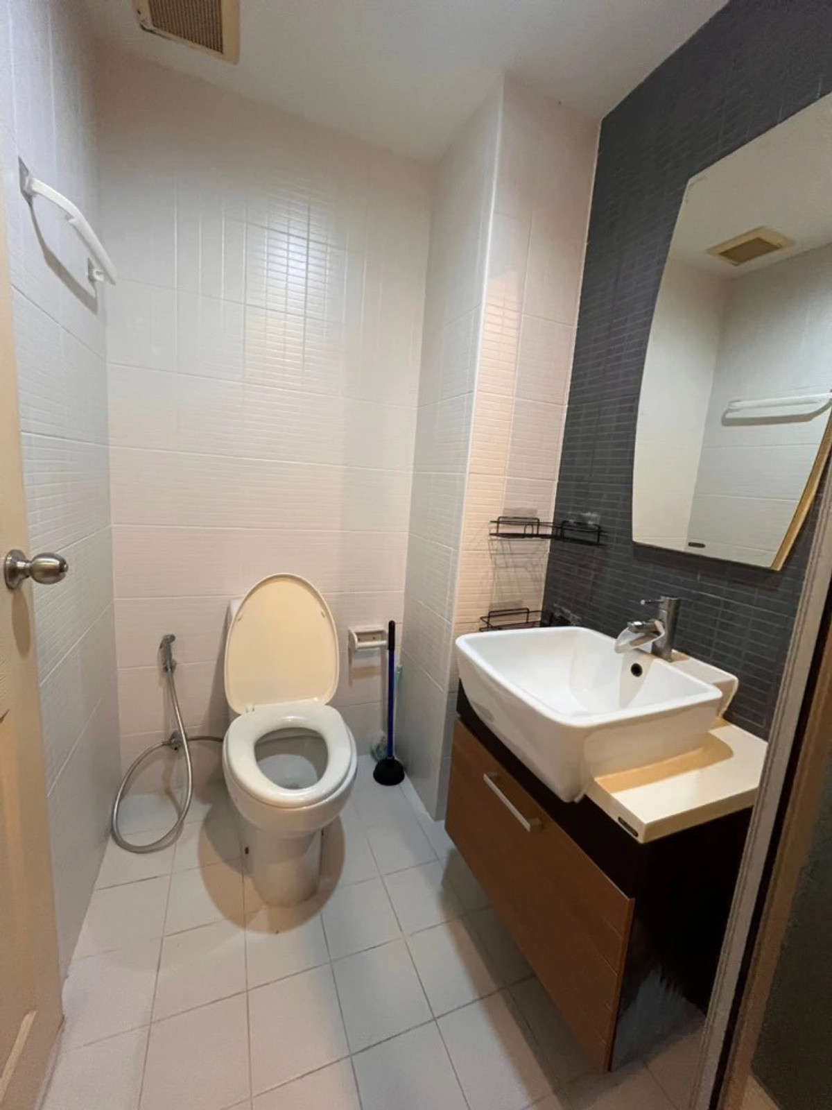 ให้เช่าคอนโดสะพานควาย จตุจักร : ★ Atrium Phahol-Suthisarn ★ 30 ตรม.,ชั้น 7 (สตูดิโอ), ★ใกล้  BTS สะพานควาย★ใกล้ , บิ๊กซี สะพานควาย, Villa Market,★ สิ่งอำนวยความสะดวกมากมาย★ เครื่องใช้ไฟฟ้าครบครัน★ 