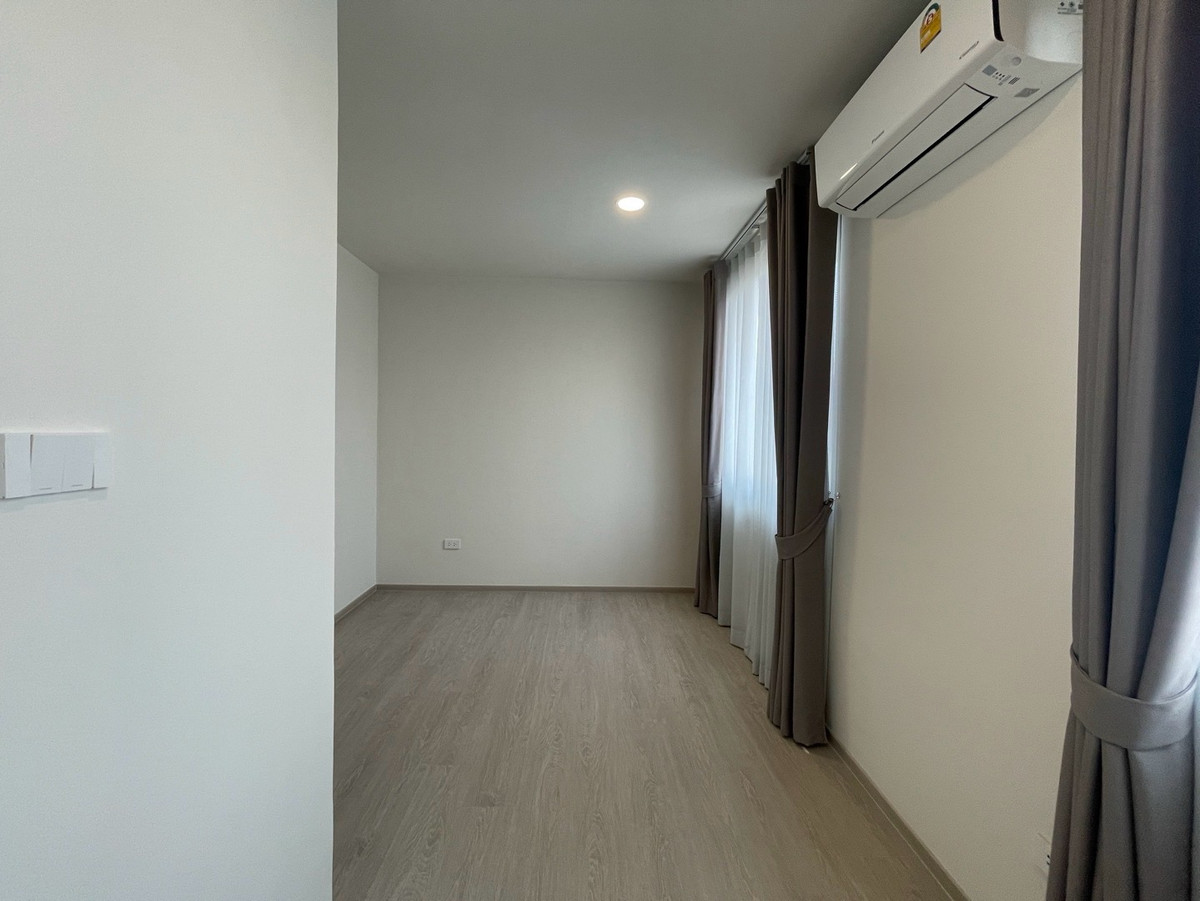 For SaleTownhomeBangna, Bearing, Lasalle : Townhome Altitude Kraf Bangna, corner house, opposite the house is a common garden. Partially decorated ✨