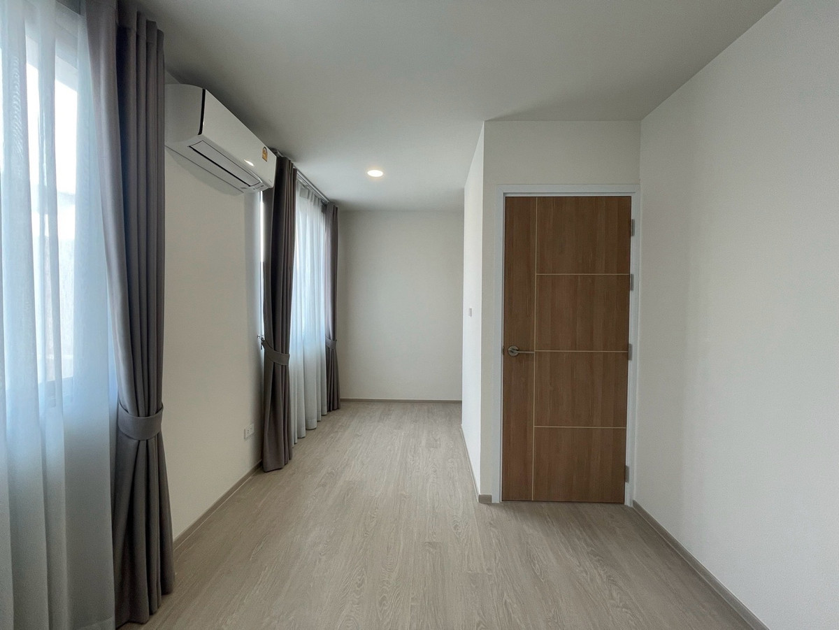 For SaleTownhomeBangna, Bearing, Lasalle : Townhome Altitude Kraf Bangna, corner house, opposite the house is a common garden. Partially decorated ✨