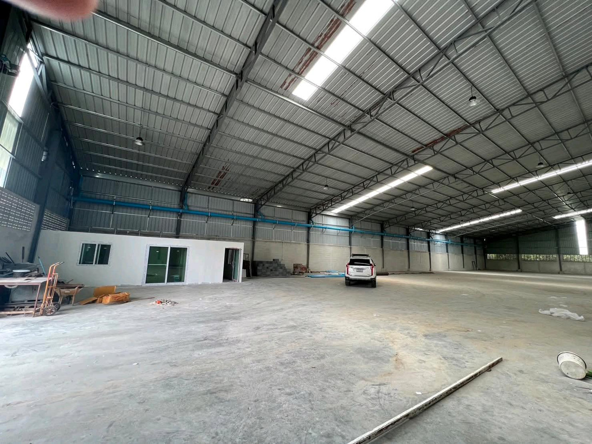 ให้เช่าโกดังพระราม 5 ราชพฤกษ์ บางกรวย : 📦 ให้เช่าโกดังมาตรฐานอุตสาหกรรม | บางกรวย นนทบุรี
พื้นที่ขนาดใหญ่ รองรับธุรกิจโลจิสติกส์ คลังสินค้า และโรงงานเบา