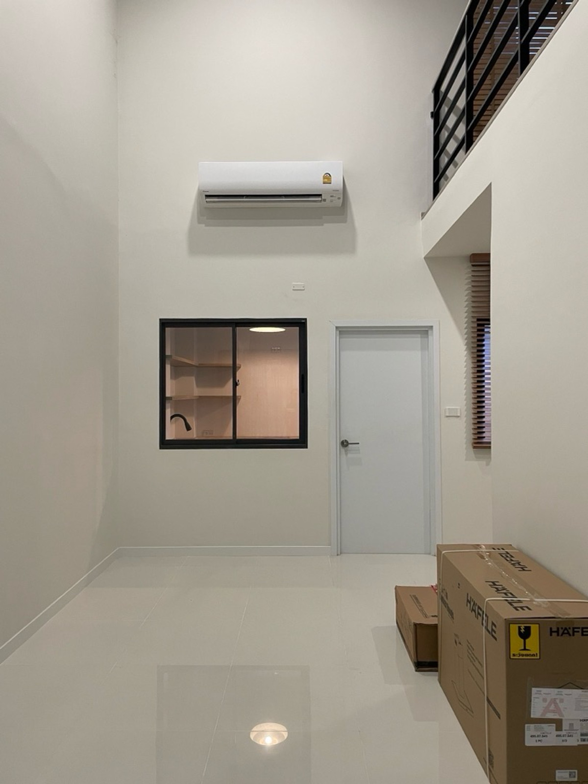 For SaleTownhomeBangna, Bearing, Lasalle : Townhome Altitude Kraf Bangna, corner house, opposite the house is a common garden. Partially decorated ✨