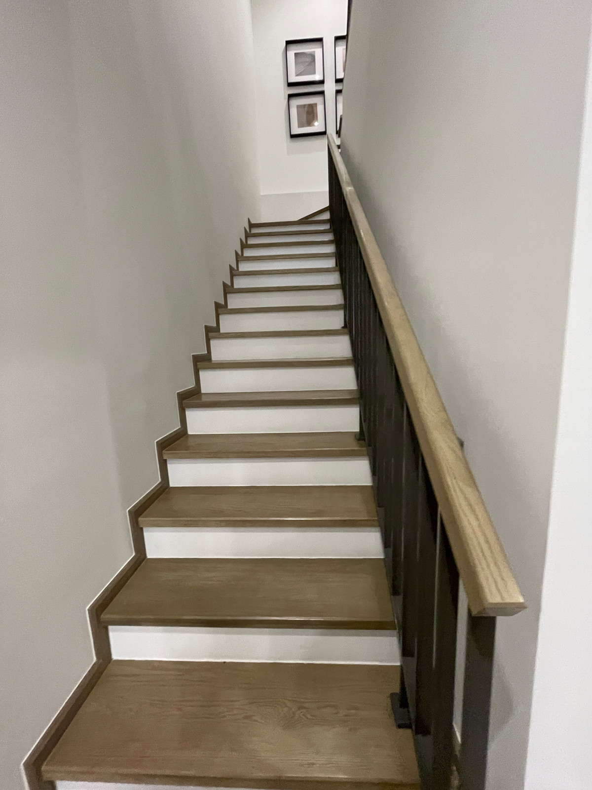 ขายทาวน์โฮมลาดพร้าว101 แฮปปี้แลนด์ : ขาย THER ลาดพร้าว 93 ทาวน์โฮม Luxury 3.5 ชั้น ใกล้รถไฟฟ้าเพียง 650 ม. โดดเด่น ฟังก์ชันครบ พร้อม Double Volume สูงโปร่ง และส่วนกลางระดับโรงแรม 5 ดาว