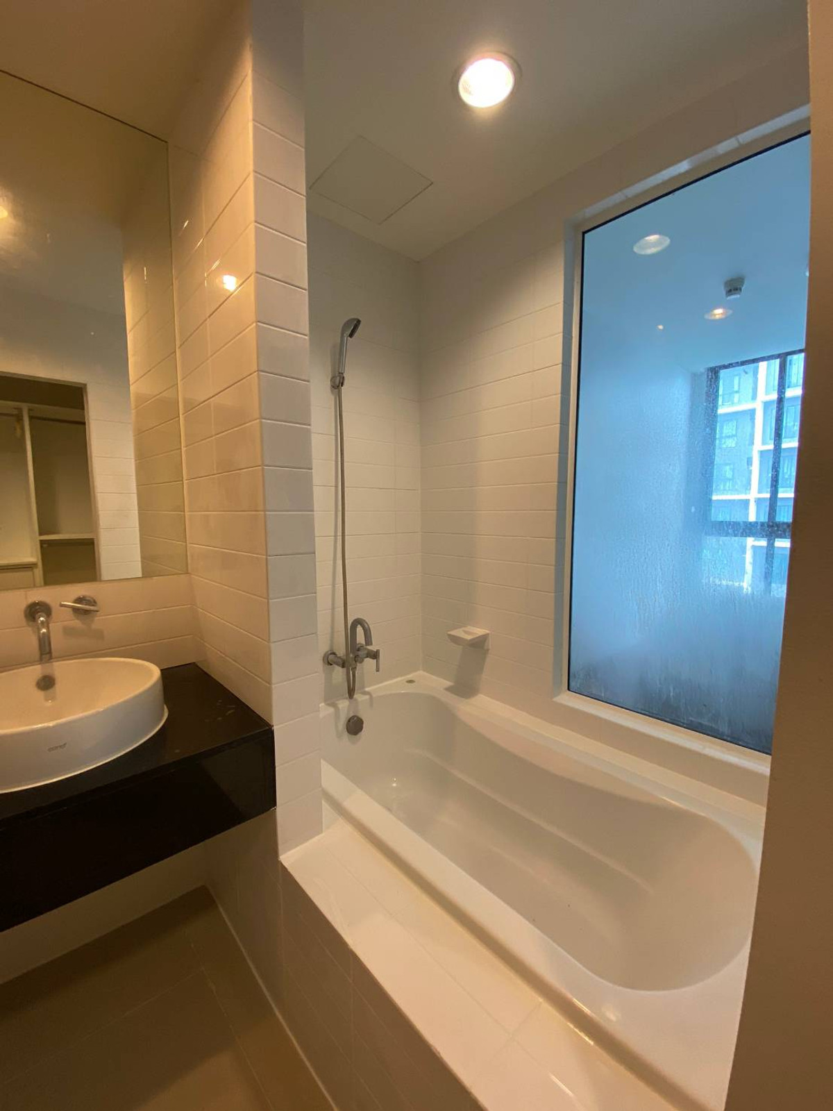 ขายคอนโดวงเวียนใหญ่ เจริญนคร : 🏠✨ ไอดีโอ สาทร - ตากสิน | ขายคอนโด 1 ห้องนอน (HBH-ST-140)